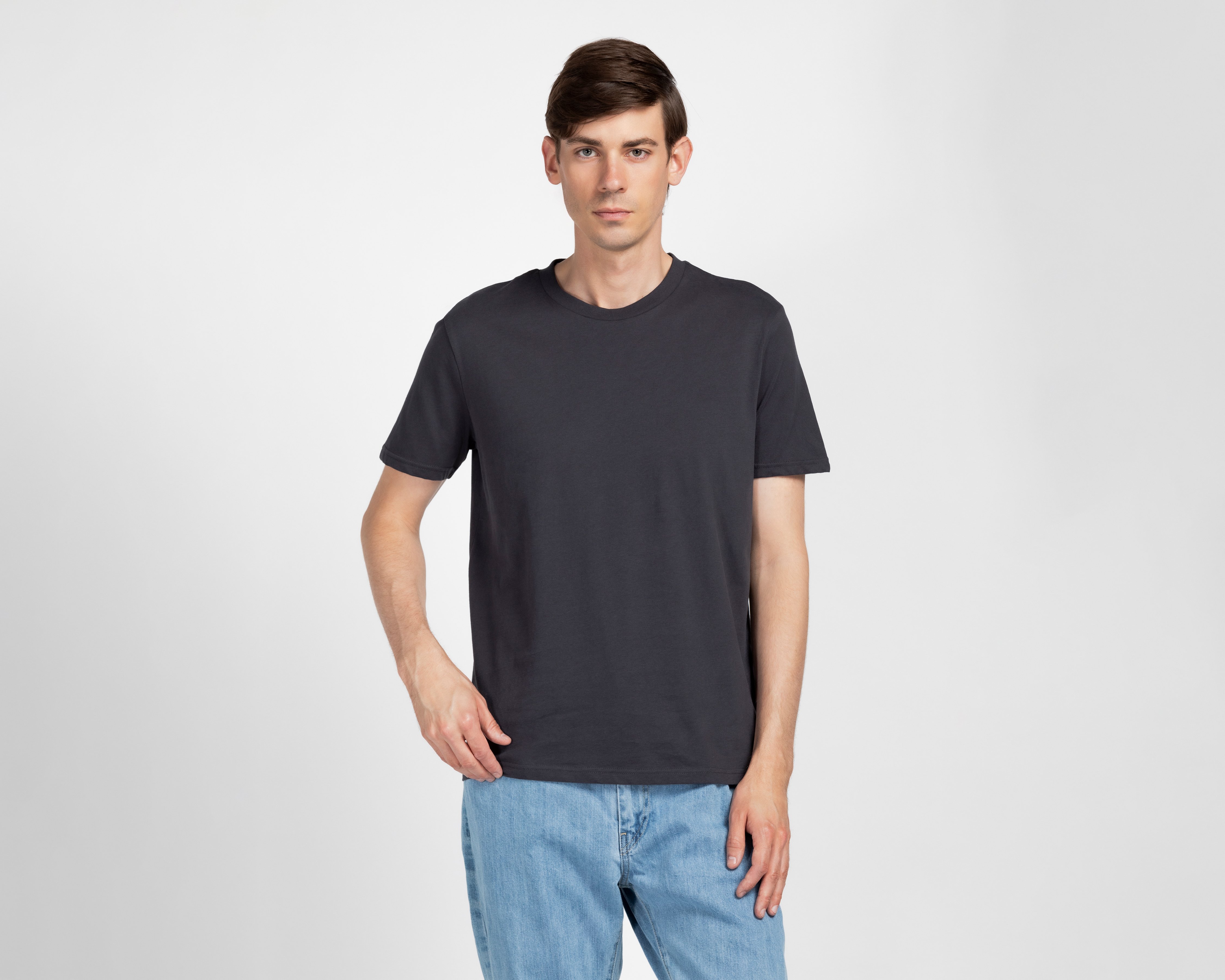 Foto 2 pulgar | Foto 1 | Playera Lucky Star Azul Marino Cuello Redondo para Hombre