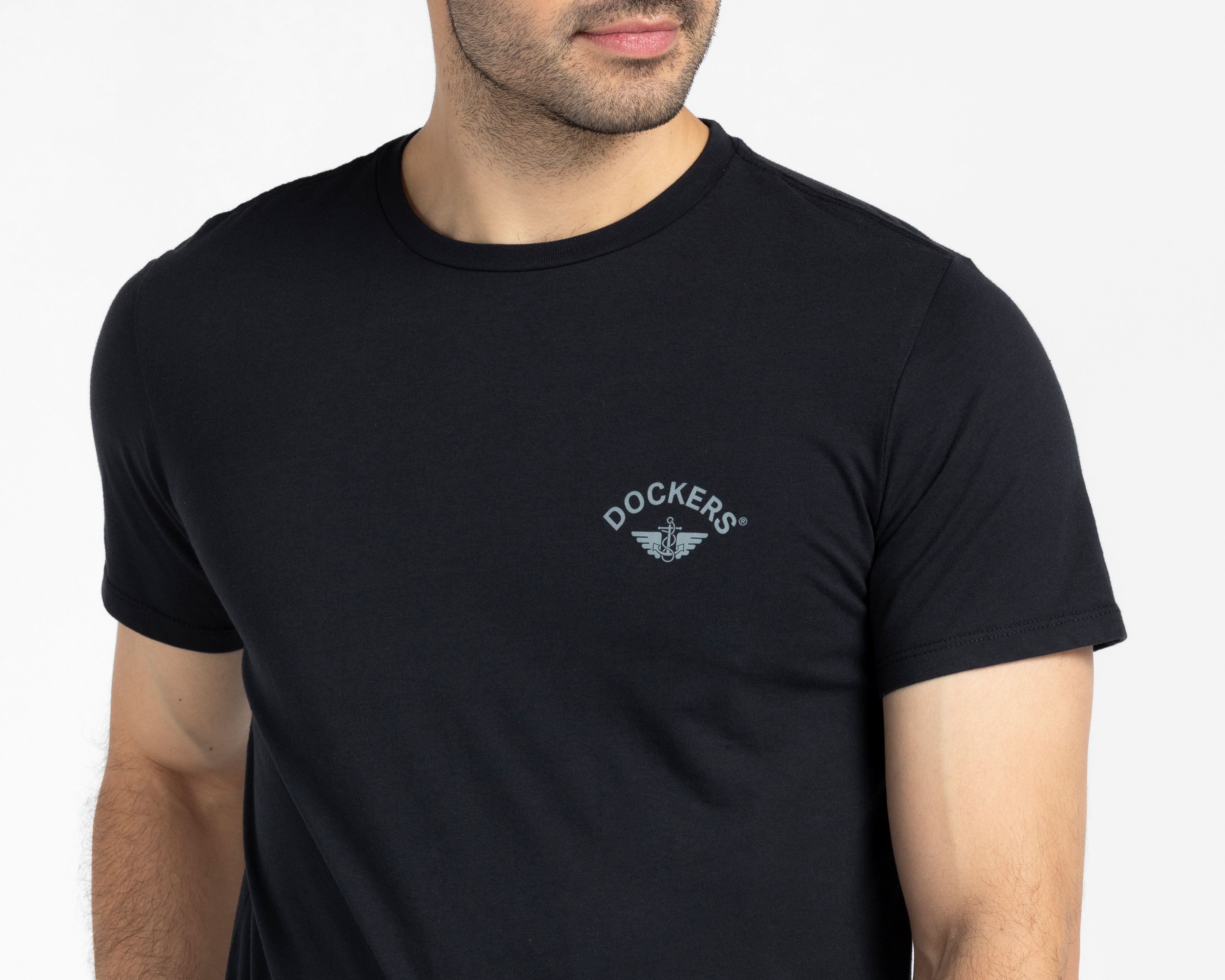 Foto 4 pulgar | Foto 3 | Playera de Cuello Redondo Negra Dockers para Hombre