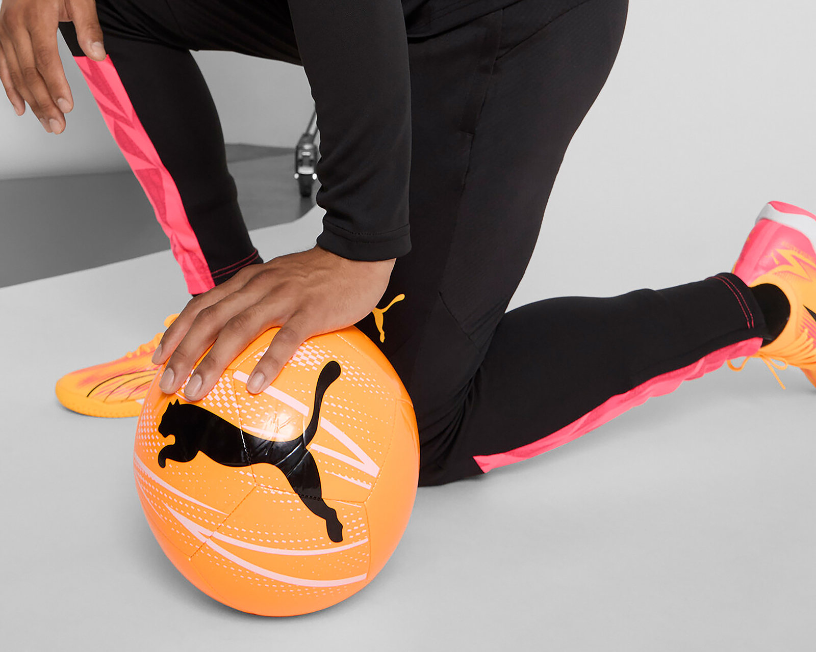 Foto 3 | Foto 3 | Balón de Futbol Puma Attacanto Tamaño 5
