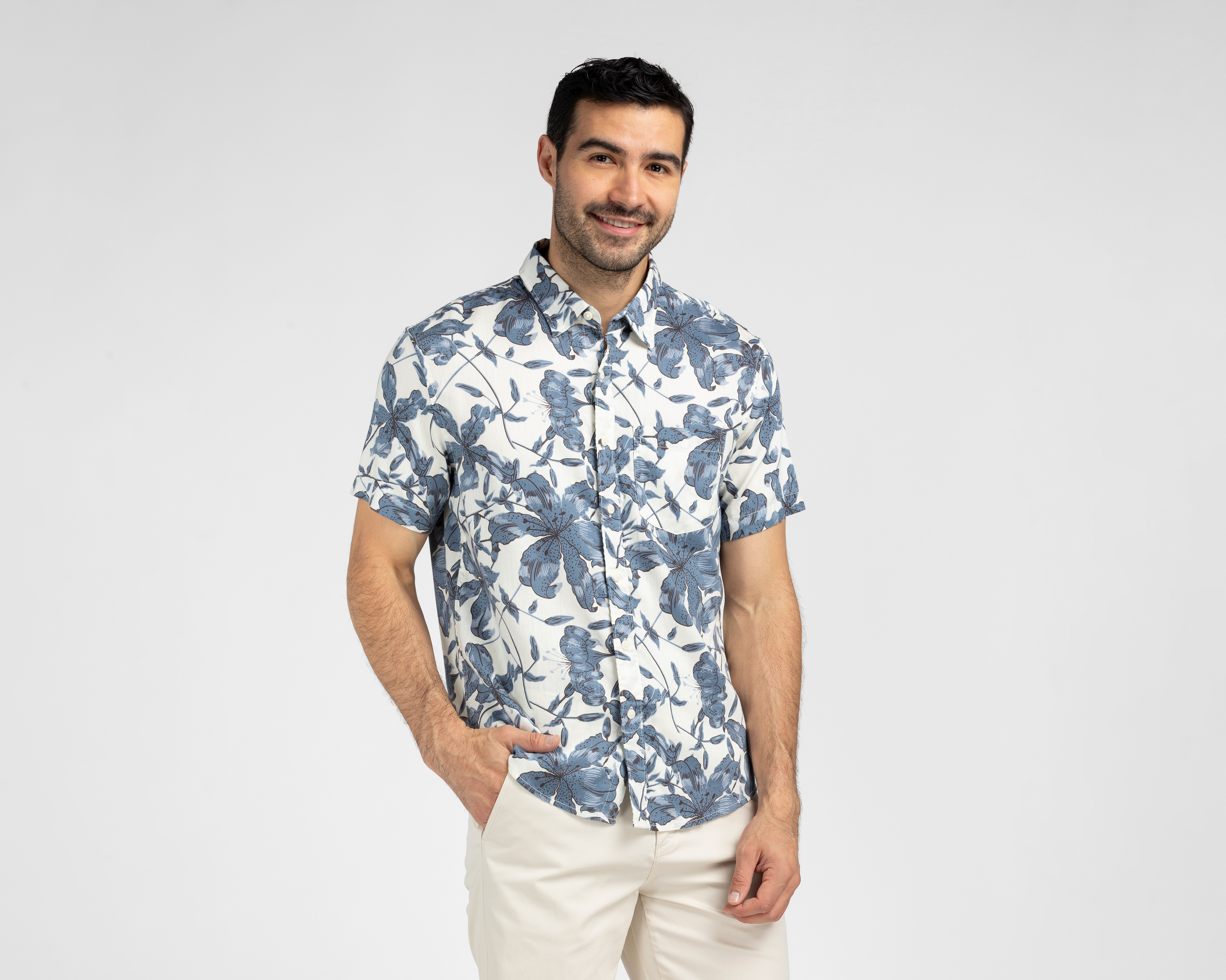 Foto 2 pulgar | Foto 1 | Camisa Casual American Eagle Regular Floral para Hombre