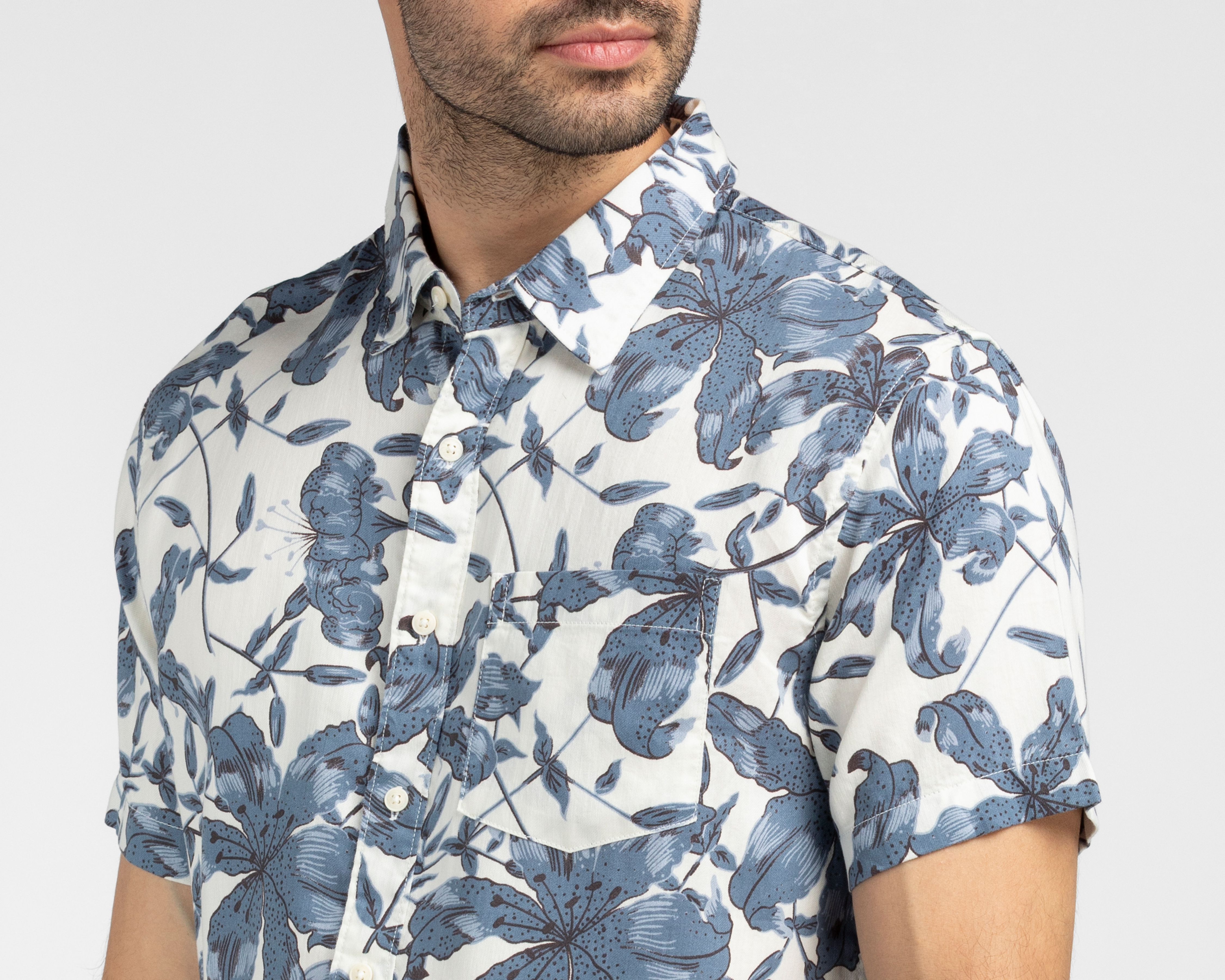Foto 4 pulgar | Foto 3 | Camisa Casual American Eagle Regular Floral para Hombre