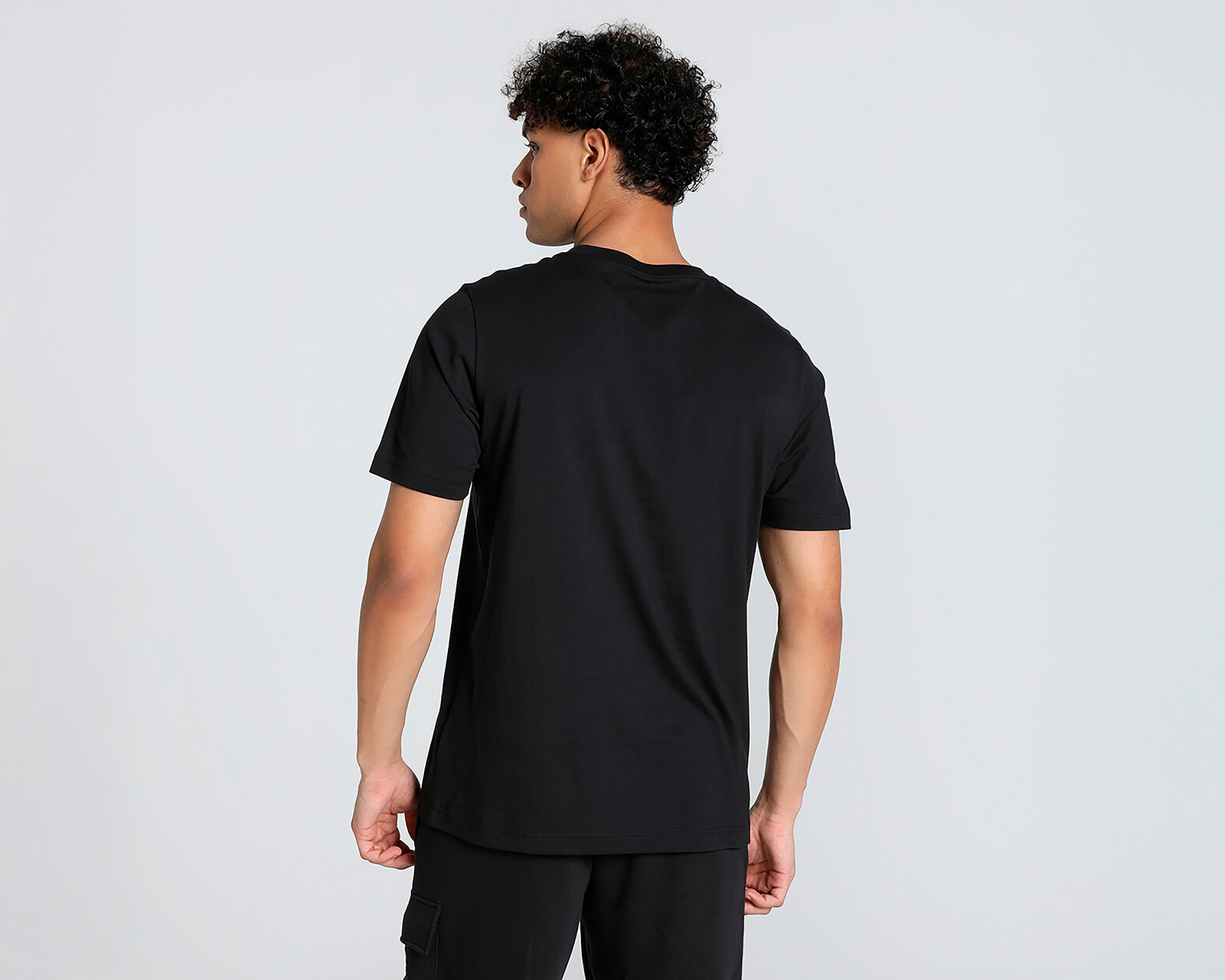 Foto 6 pulgar | Foto 5 | Playera Cuello Redondo Puma Essentials Logo Lab Negra para Hombre
