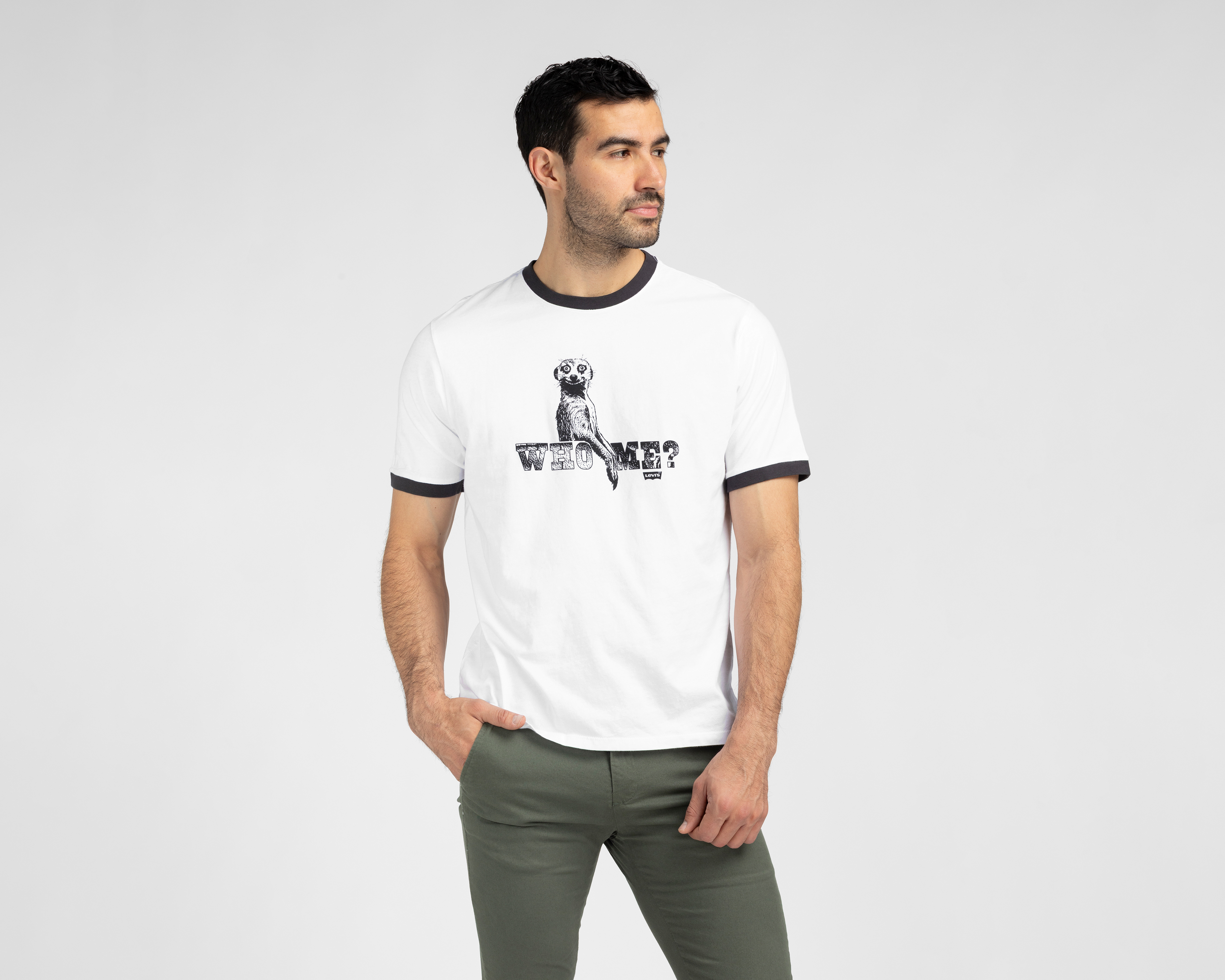 Foto 2 pulgar | Foto 1 | Playera de Cuello Redondo Blanca Levi's para Hombre