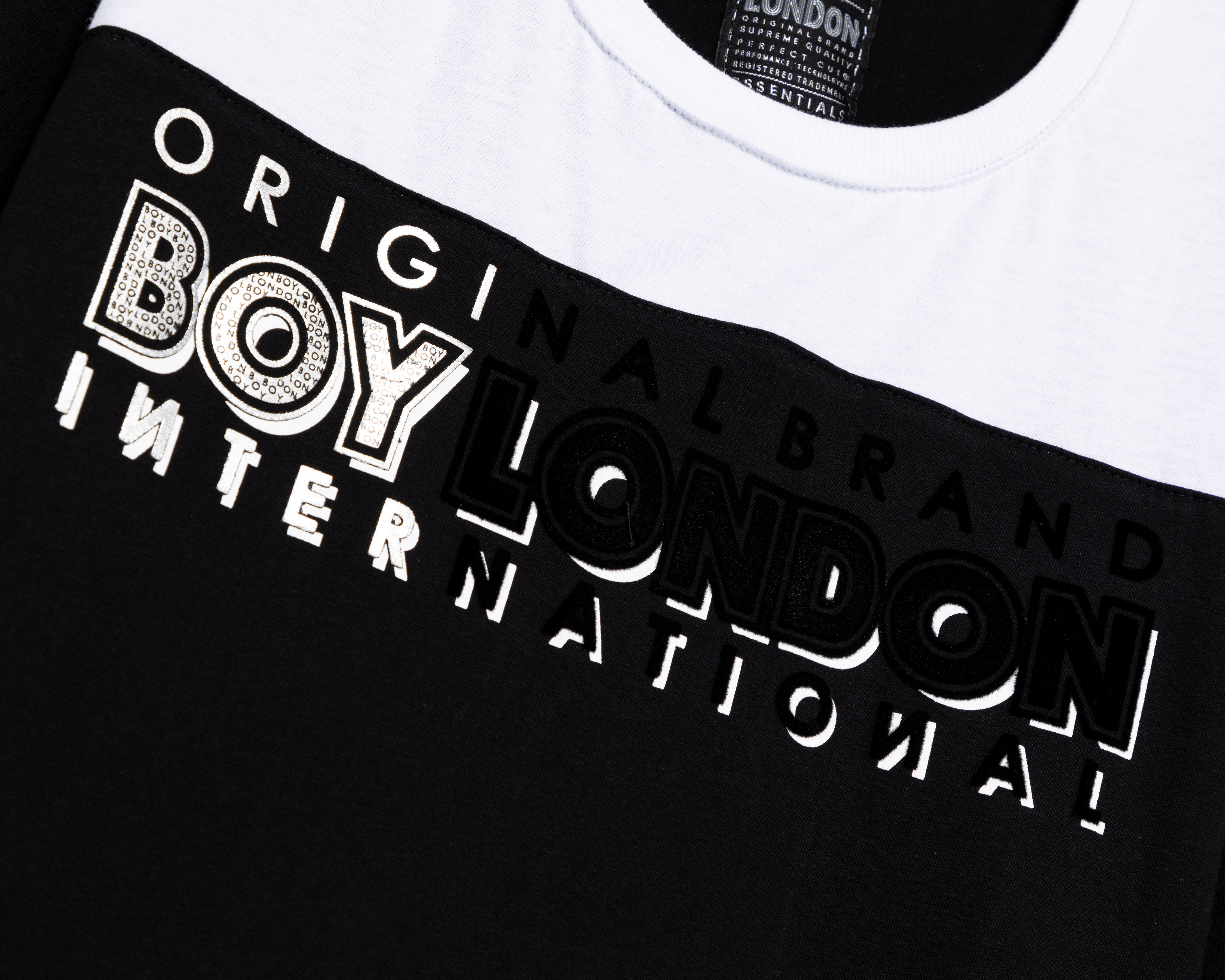 Foto 4 pulgar | Foto 3 | Playera Boy London Cuello Redondo