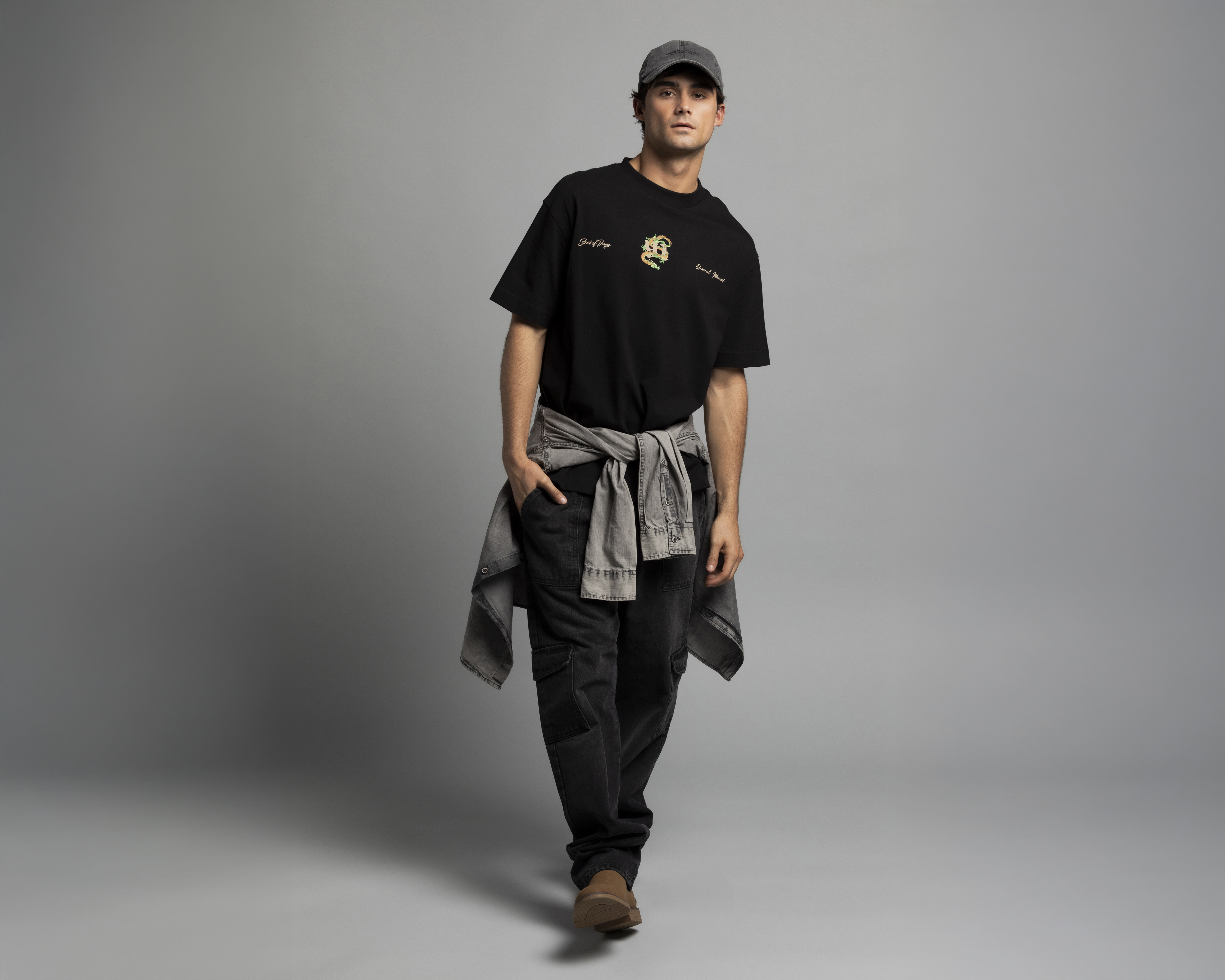 Playera de Cuello Redondo Negra Strona para Hombre