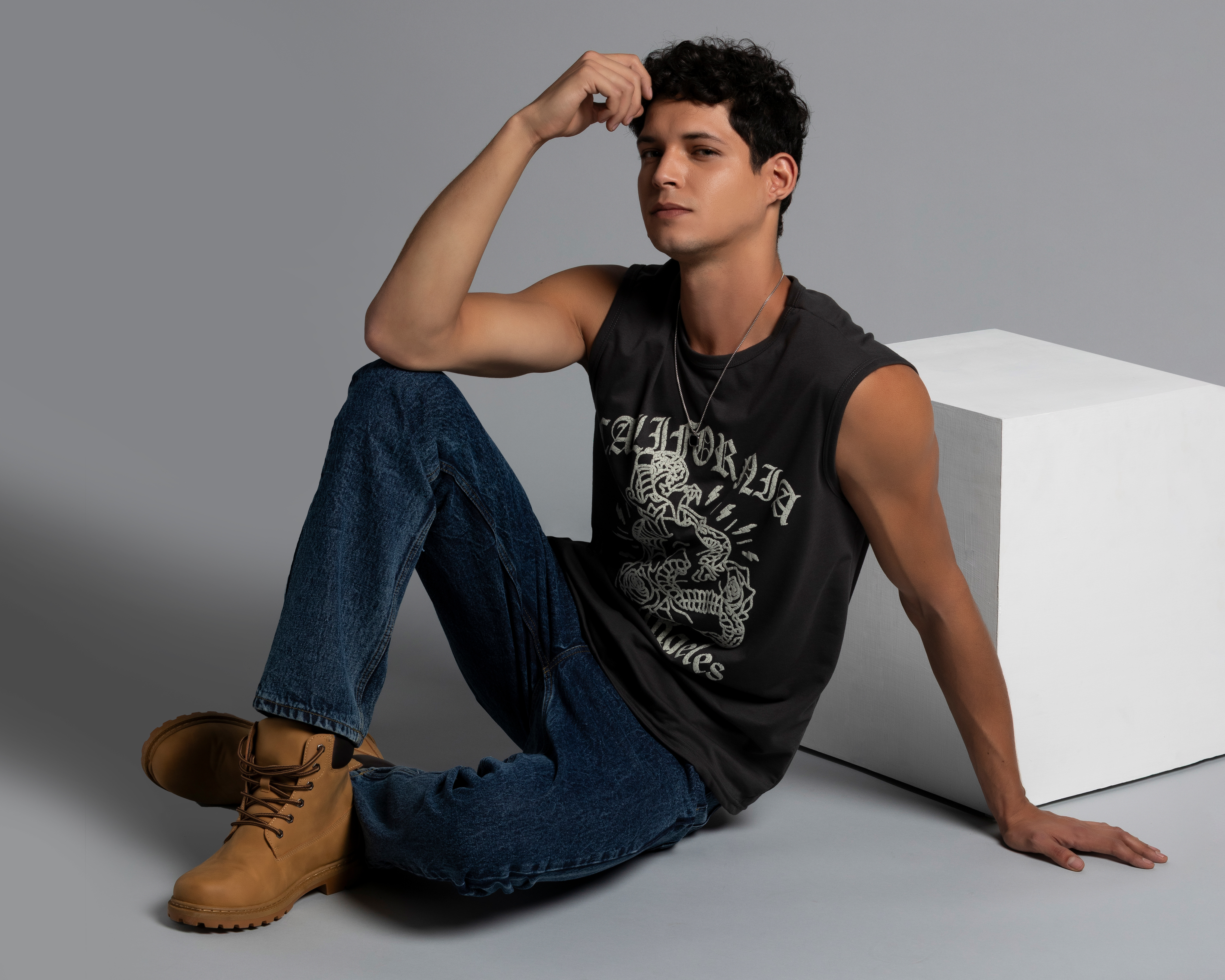 Foto 3 pulgar | Foto 2 | Playera Strona Cuello Redondo