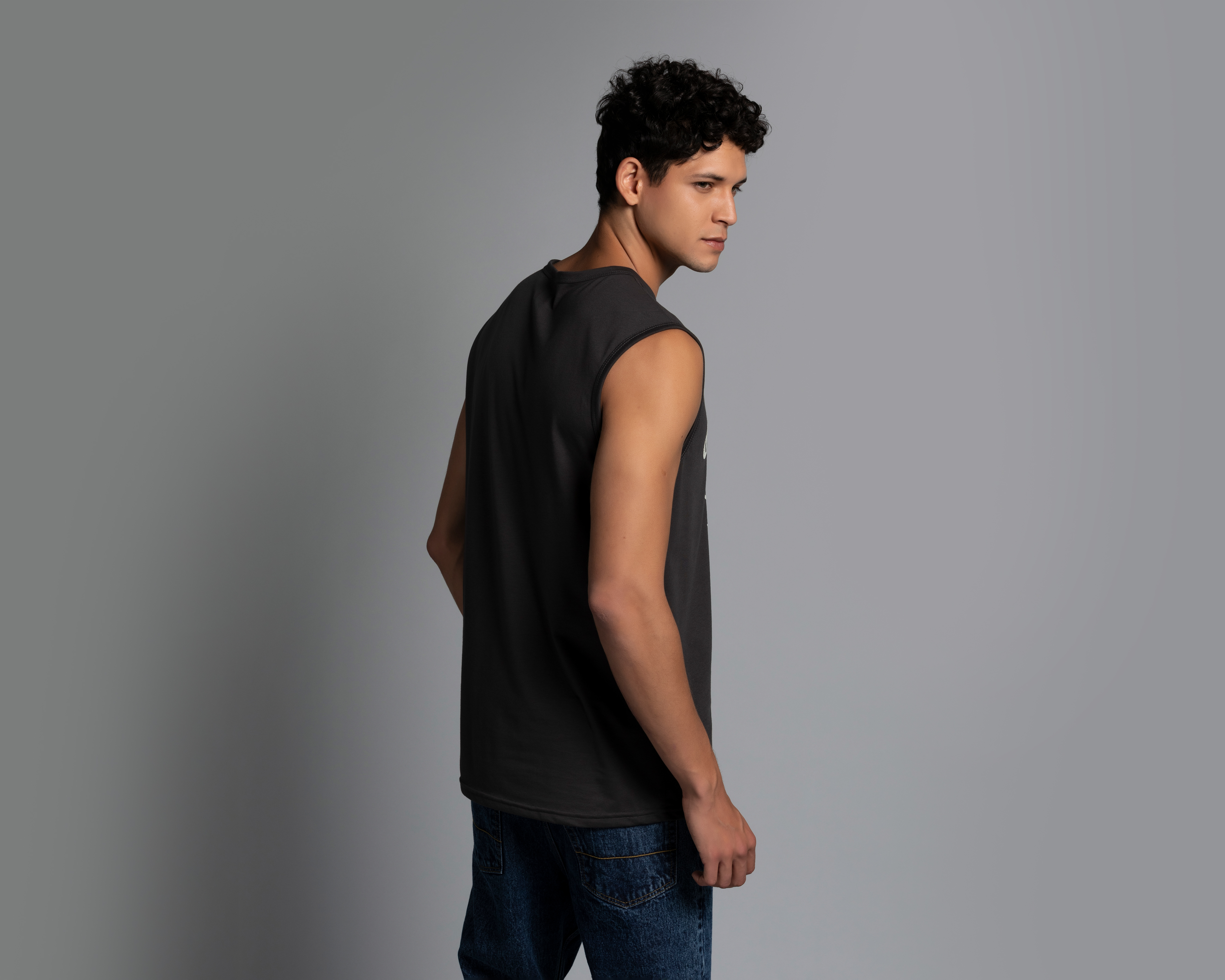 Foto 4 pulgar | Foto 3 | Playera Strona Cuello Redondo