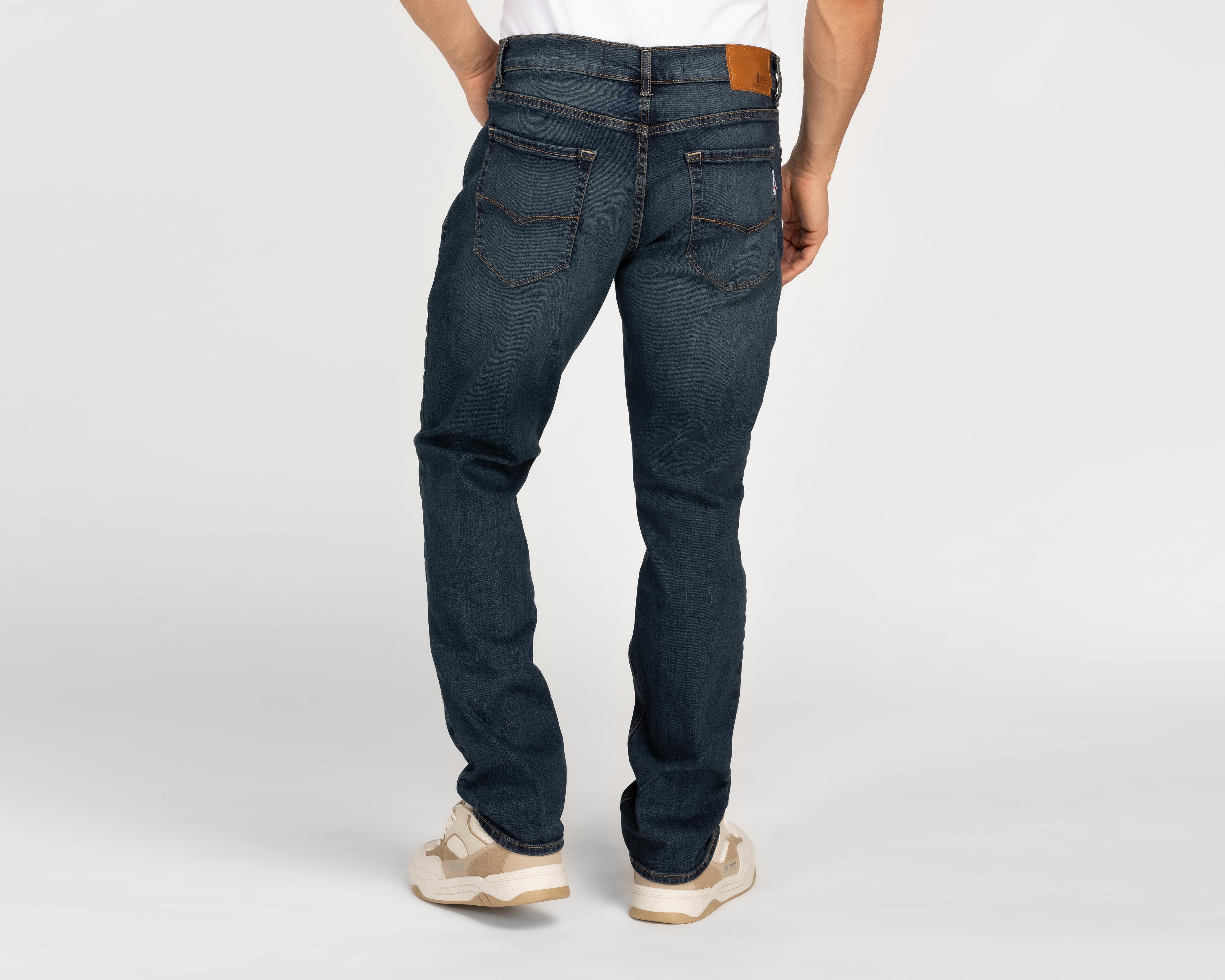 Foto 3 pulgar | Foto 2 | Jeans Skinny Oggi para Hombre