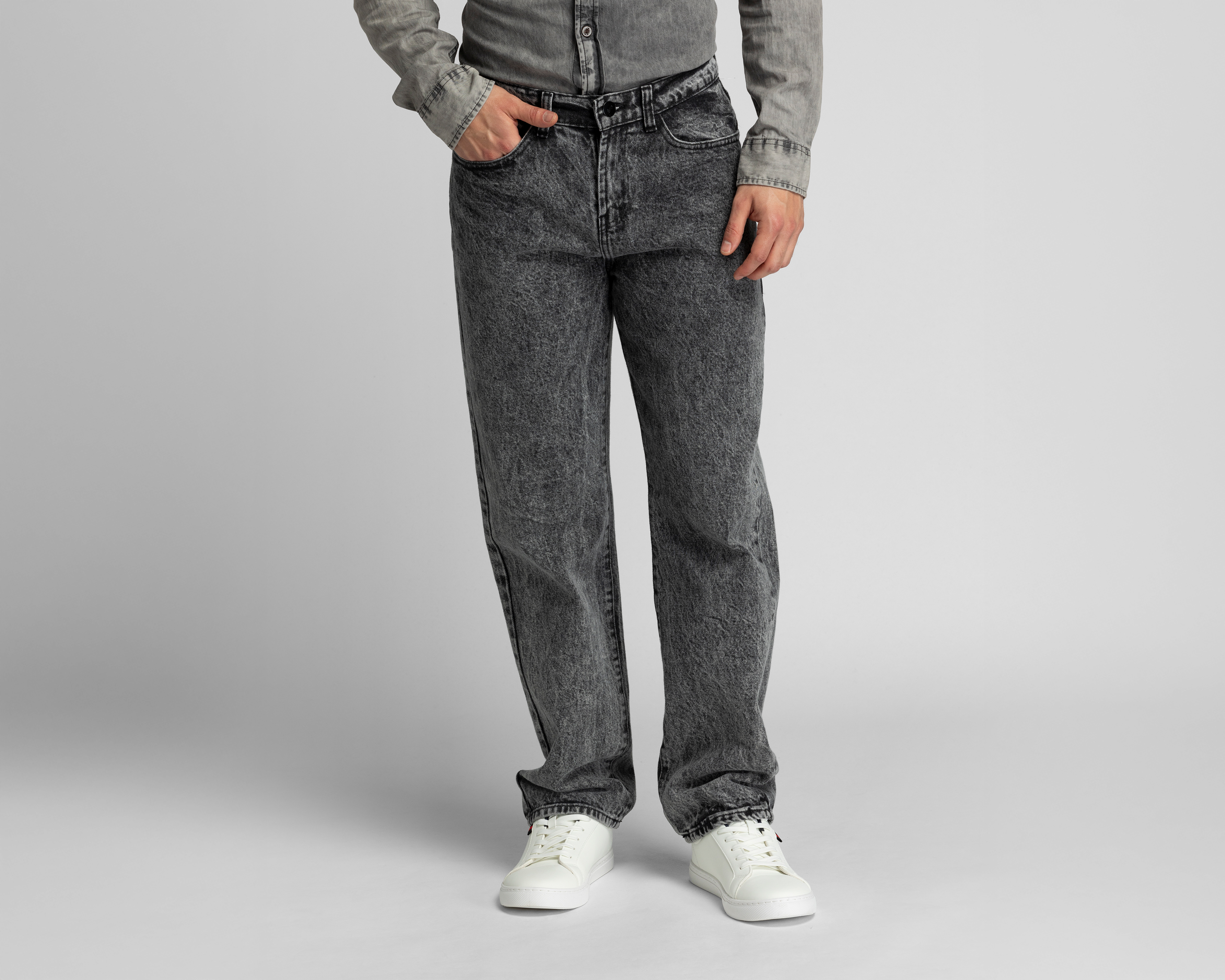 Foto 2 pulgar | Foto 1 | Jeans Regular Strona para Hombre
