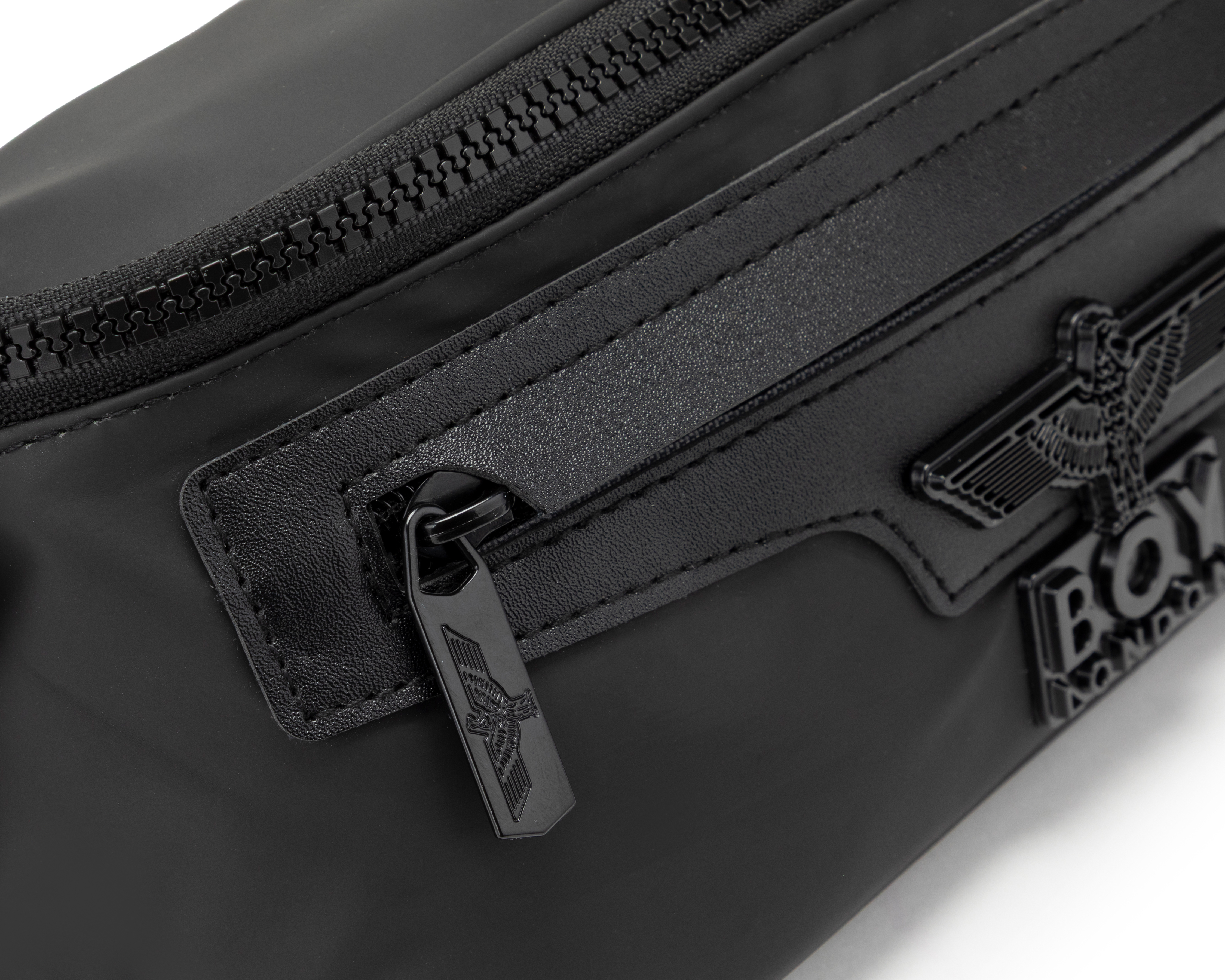 Foto 4 pulgar | Foto 3 | Cangurera Boy London para Hombre