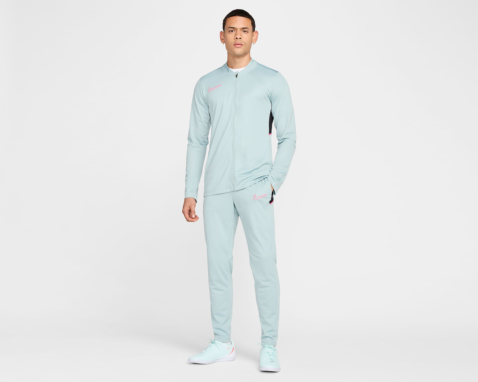 Foto 1 | Foto 1 | Conjunto Deportivo de Pants y Chamarra Nike Dri-FIT para Hombre