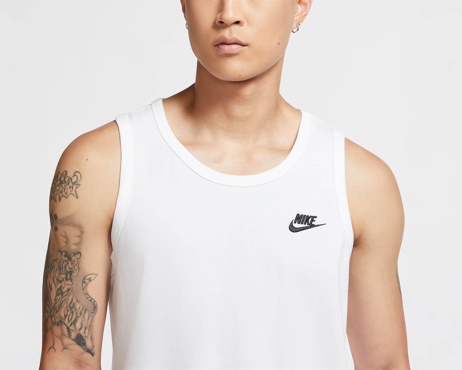 Foto 4 pulgar | Foto 3 | Playera Deportiva Nike Sportswear Club para Hombre