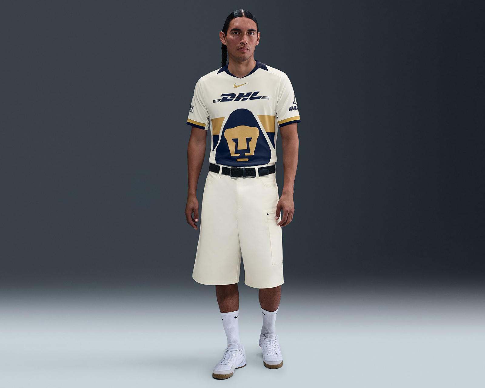 Foto 2 pulgar | Foto 1 | Jersey Nike Pumas UNAM Local 25/26 para Hombre