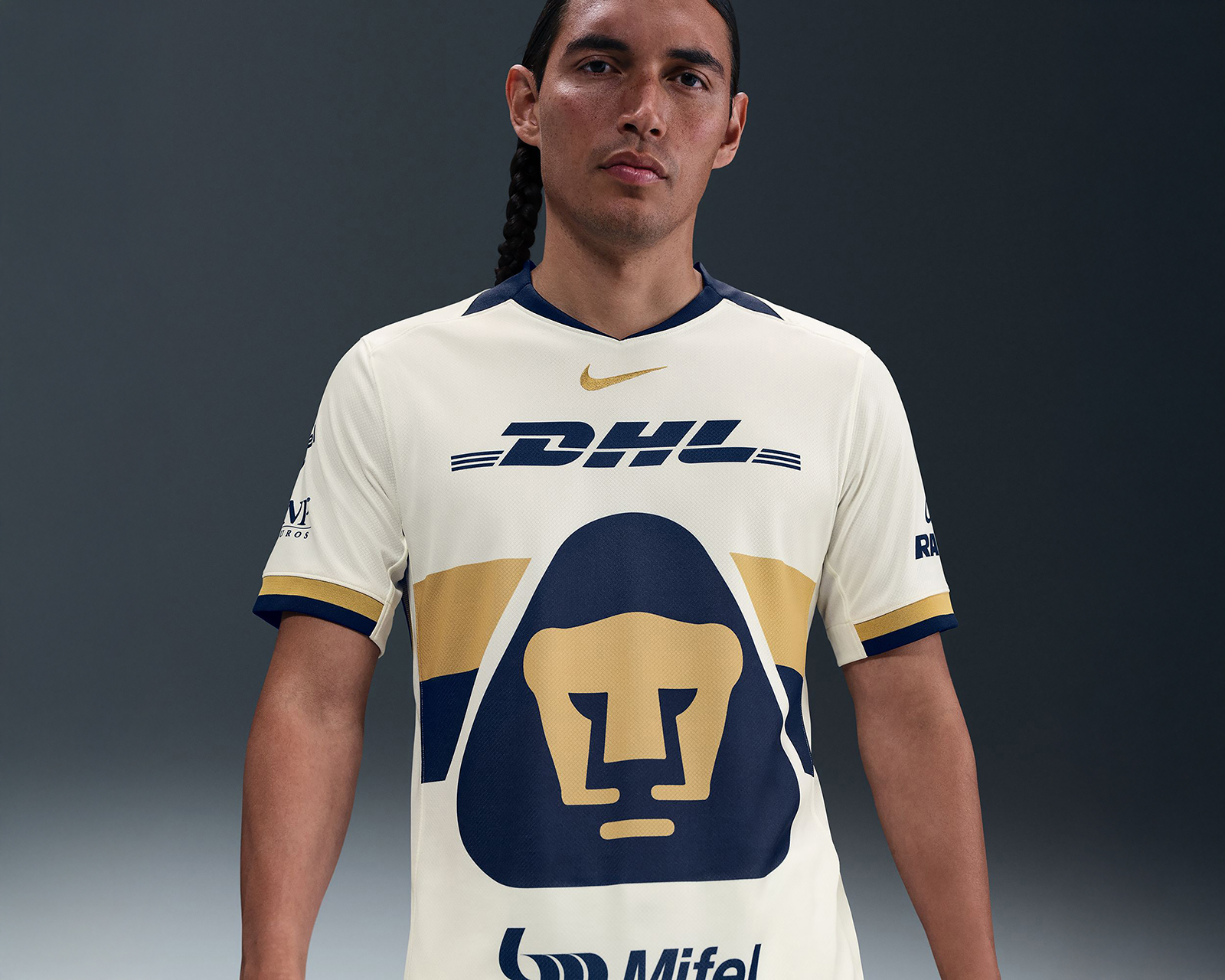 Foto 4 pulgar | Foto 3 | Jersey Nike Pumas UNAM Local 25/26 para Hombre