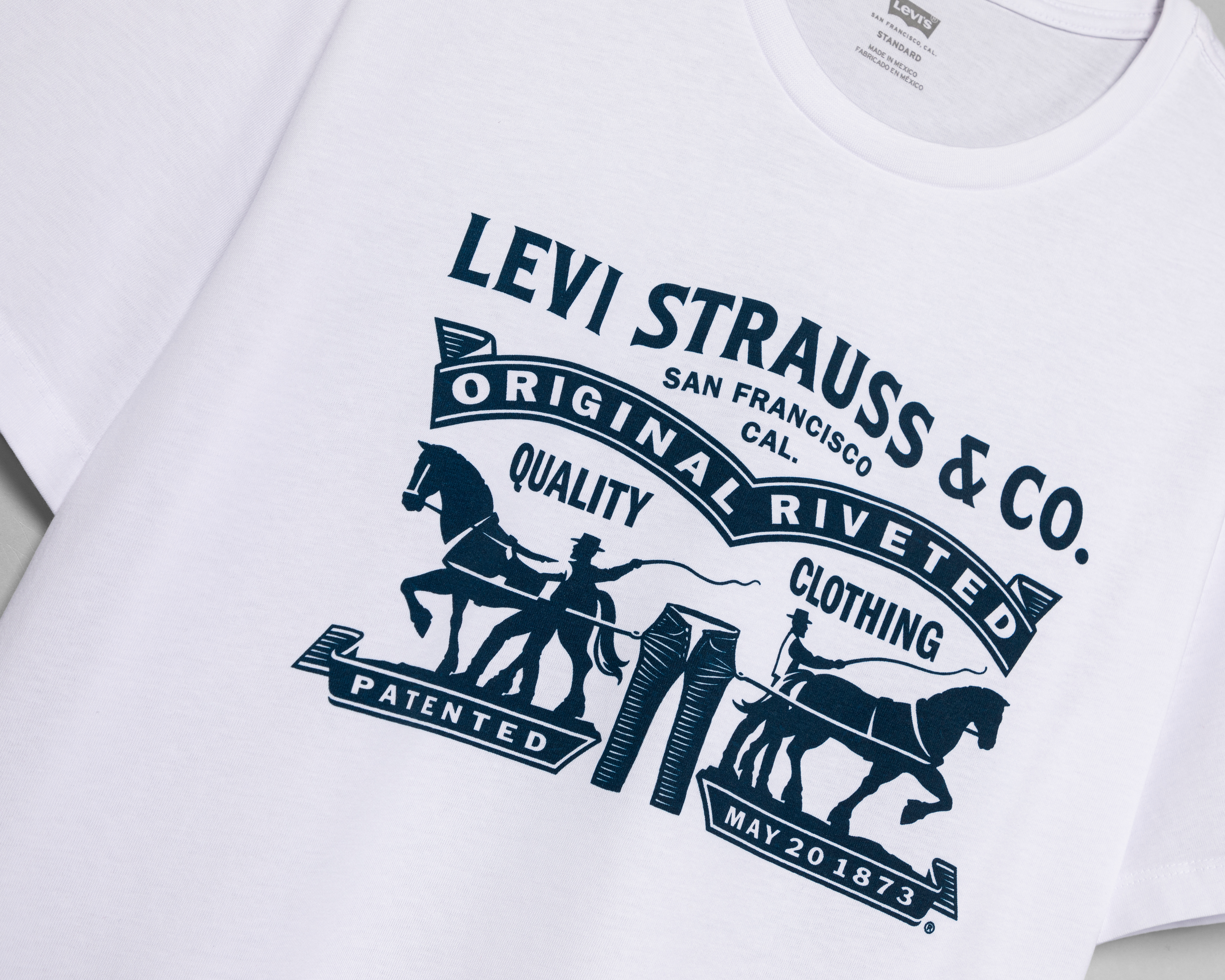 Foto 4 pulgar | Foto 3 | Playera Levi’s Cuello Redondo