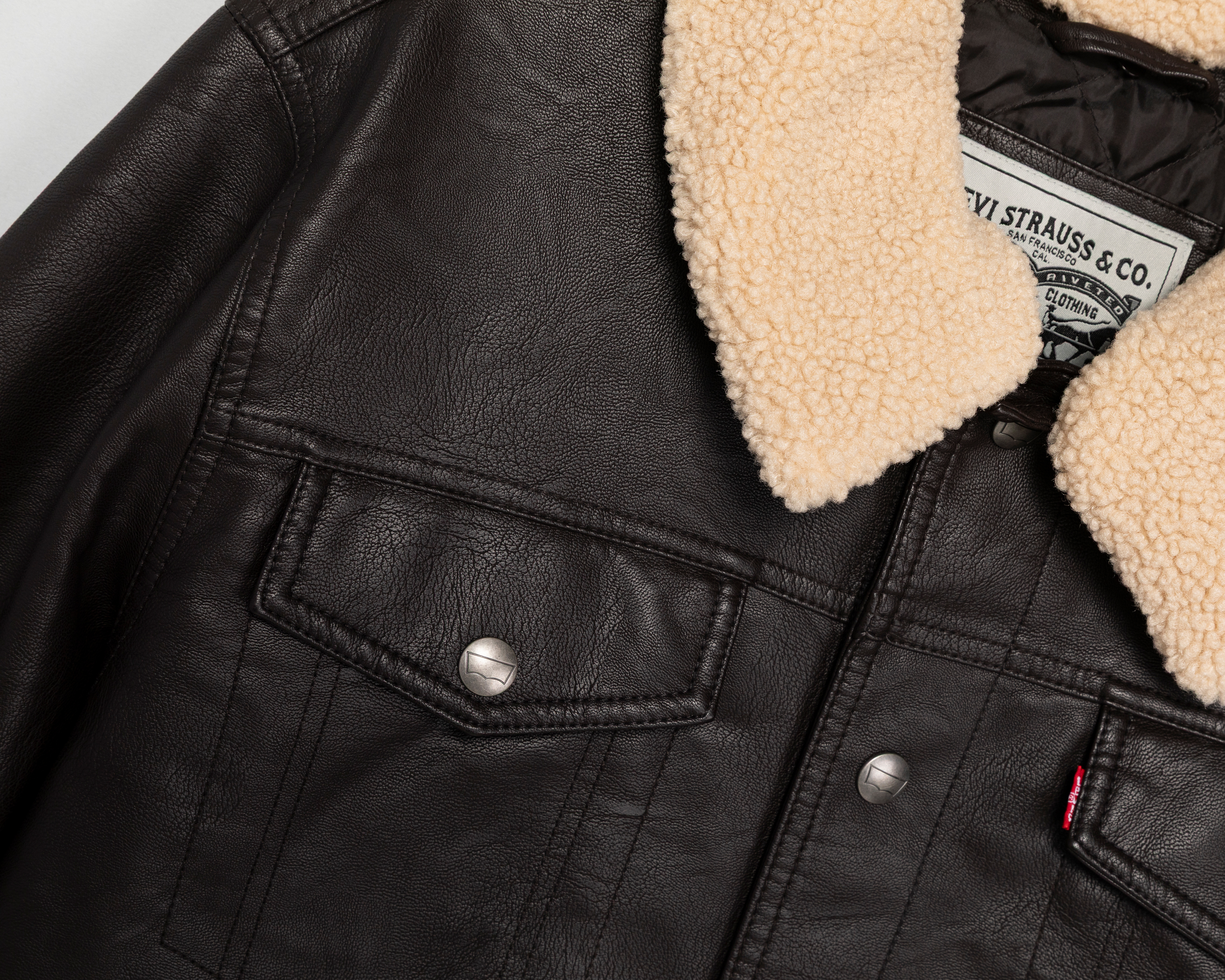 Foto 4 pulgar | Foto 3 | Chamarra Trucker Levi's para Hombre