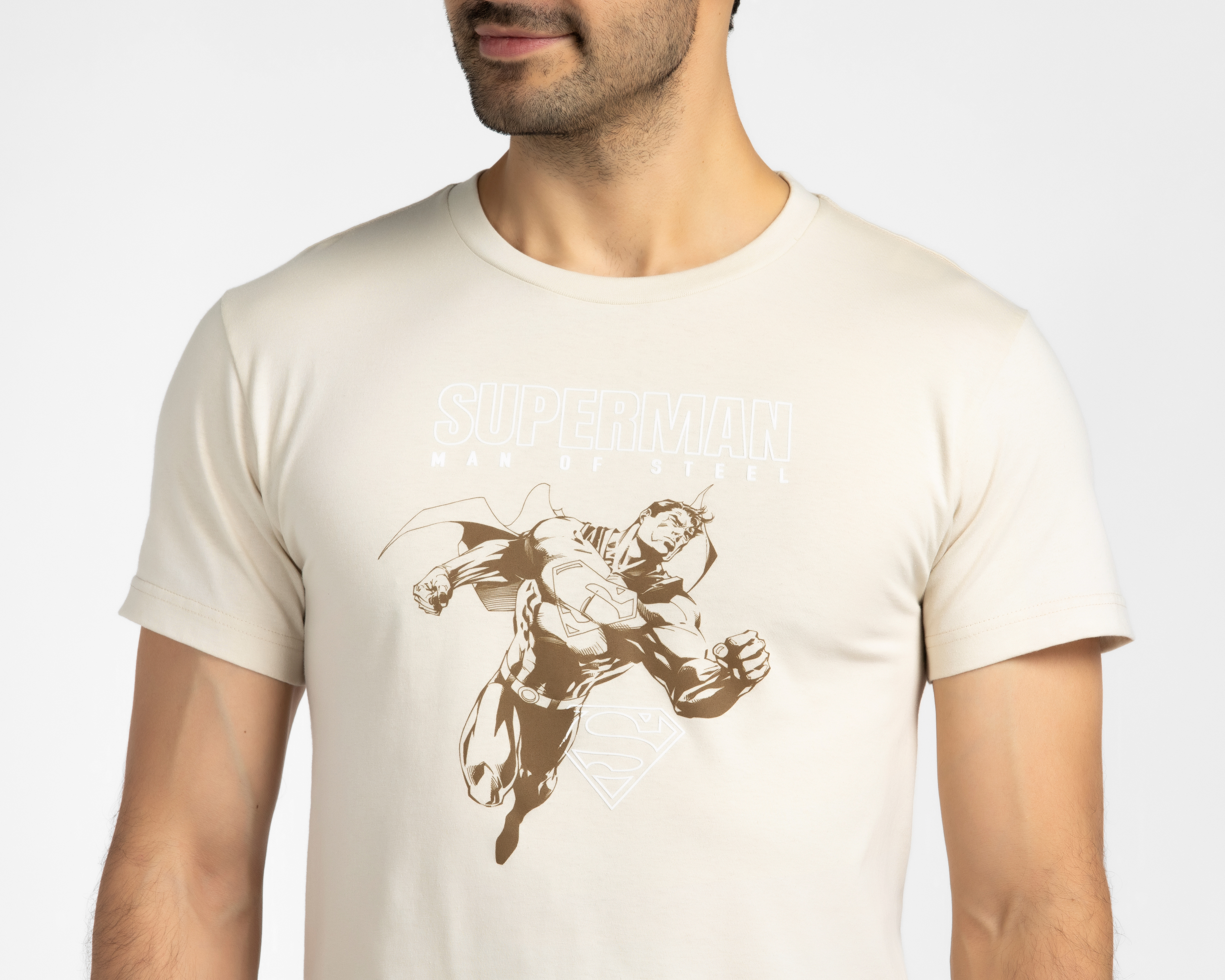 Foto 4 pulgar | Foto 3 | Playera de Cuello Redondo Beige Superman para Hombre