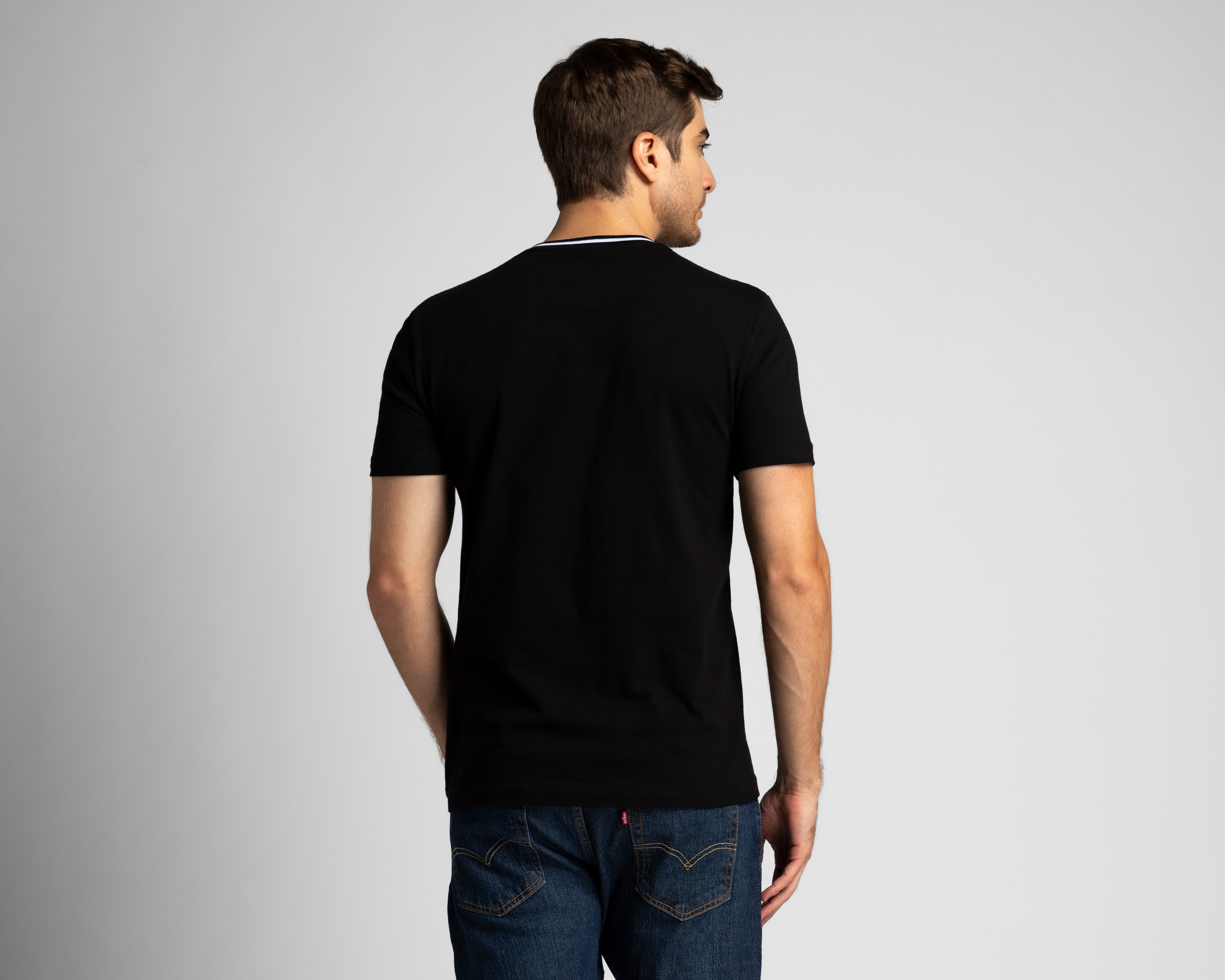 Foto 4 pulgar | Foto 3 | Playera de Cuello Redondo Negra Ecko Unltd. para Hombre