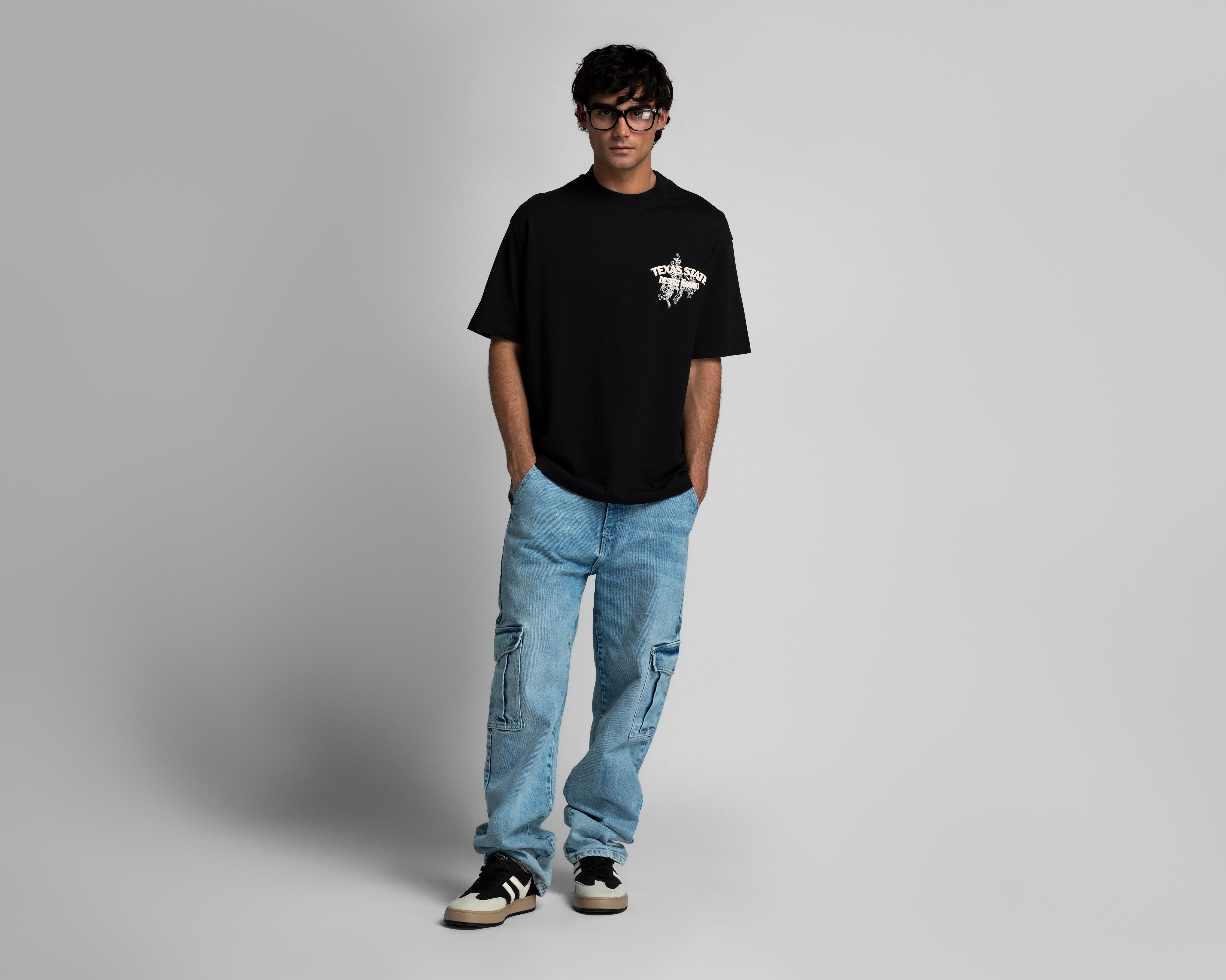 Foto 3 pulgar | Foto 2 | Playera de Cuello Redondo Negra Refill para Hombre