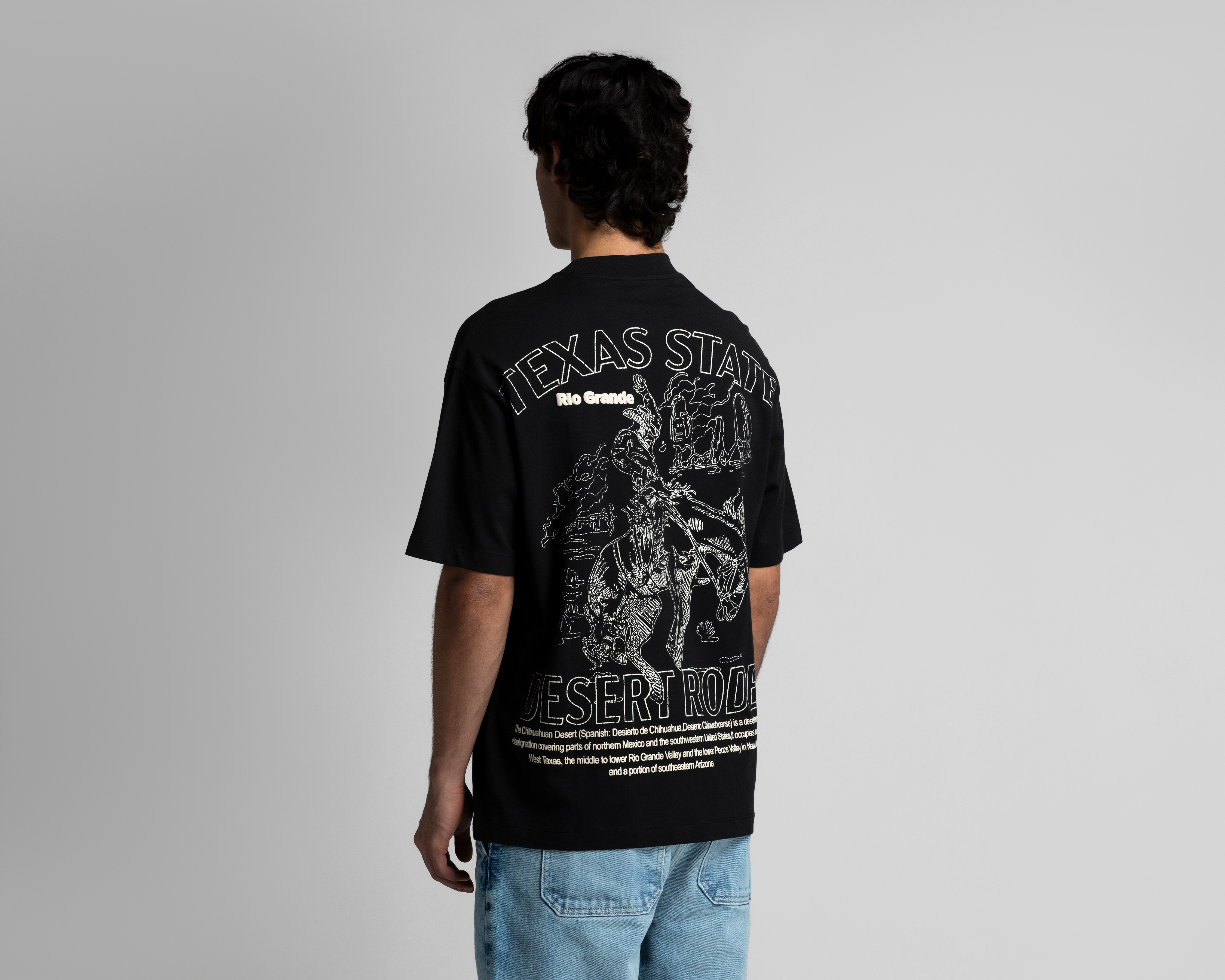 Foto 4 pulgar | Foto 3 | Playera de Cuello Redondo Negra Refill para Hombre