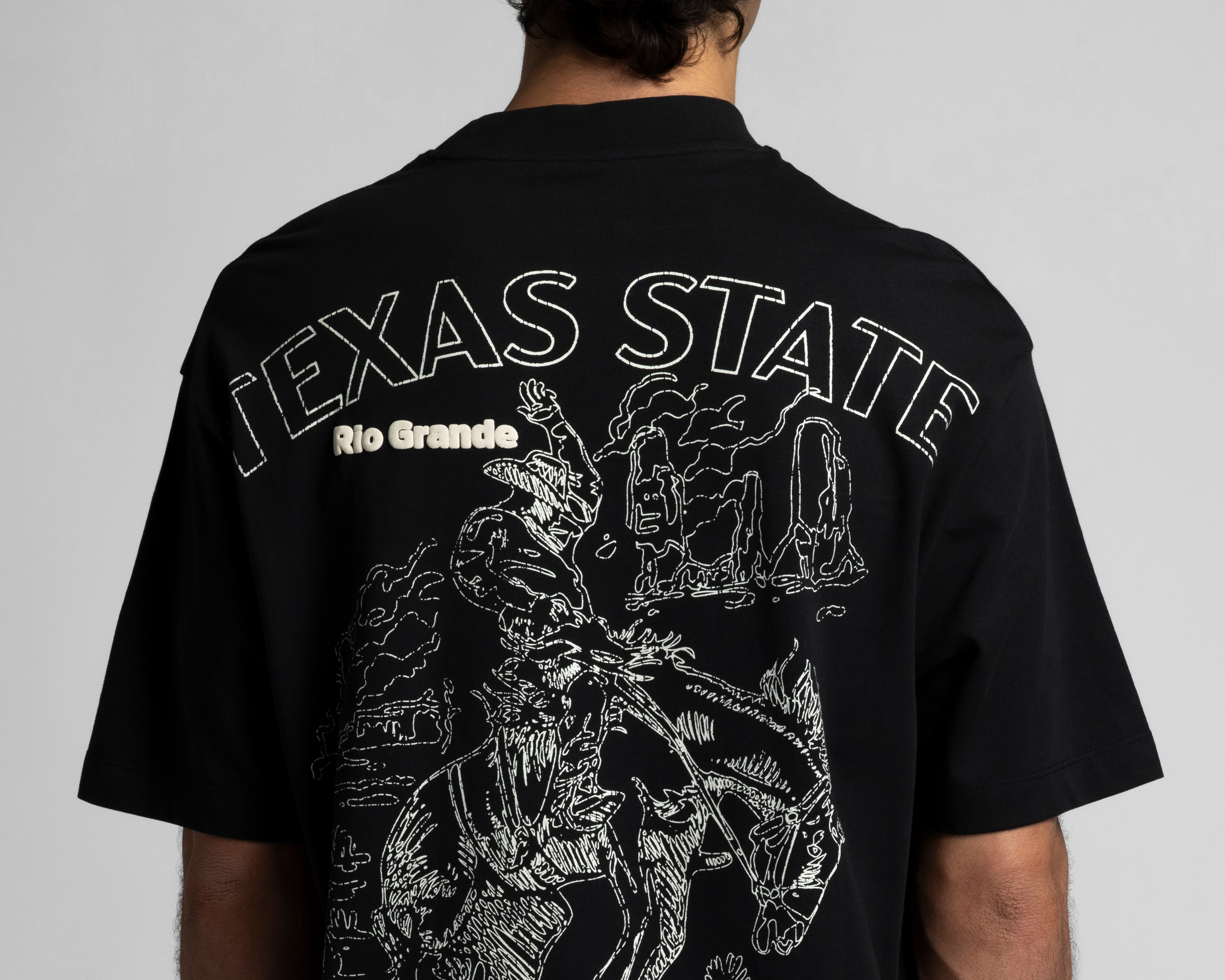 Foto 6 pulgar | Foto 5 | Playera de Cuello Redondo Negra Refill para Hombre