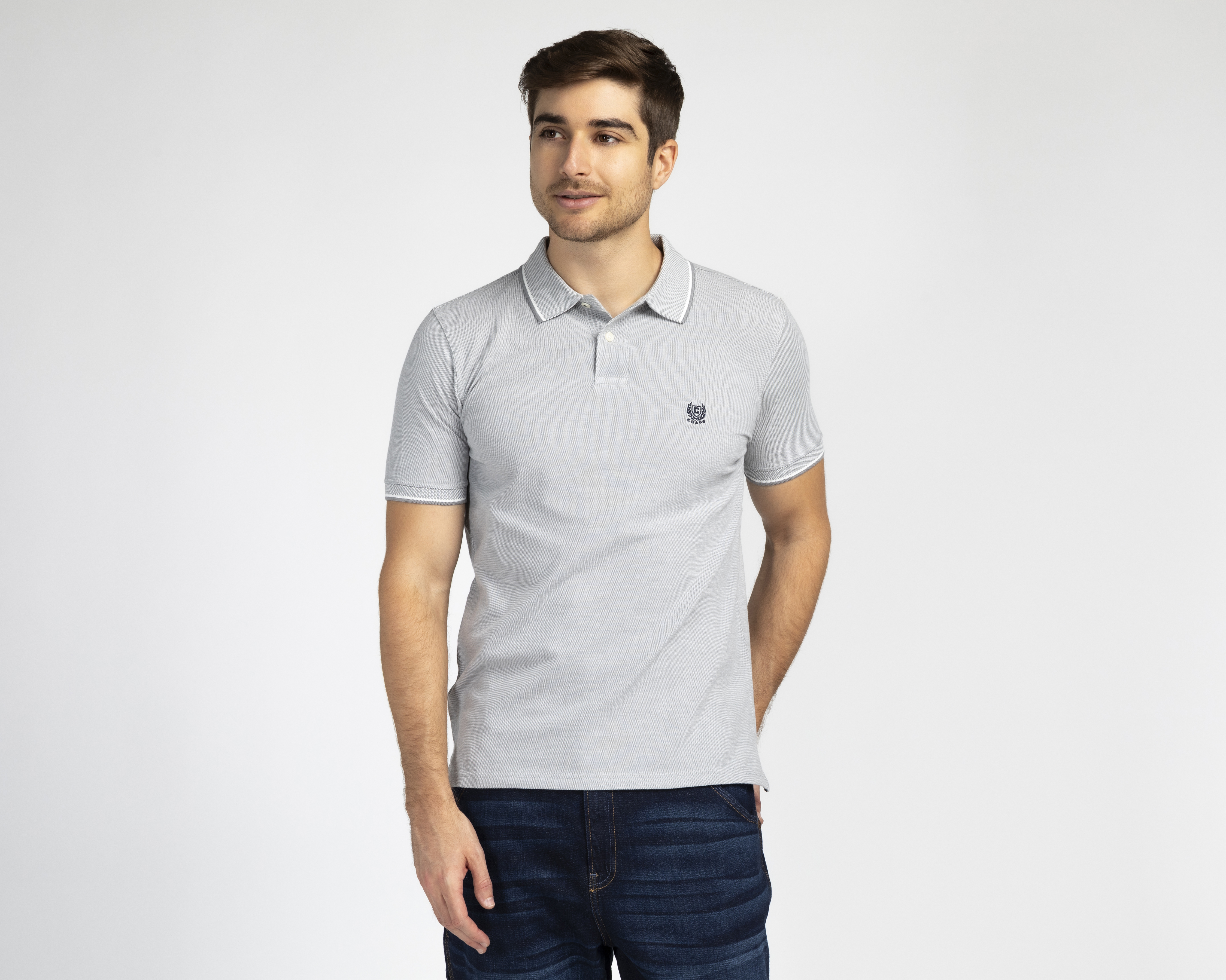Foto 2 pulgar | Foto 1 | Playera Polo Chaps Gris para Hombre