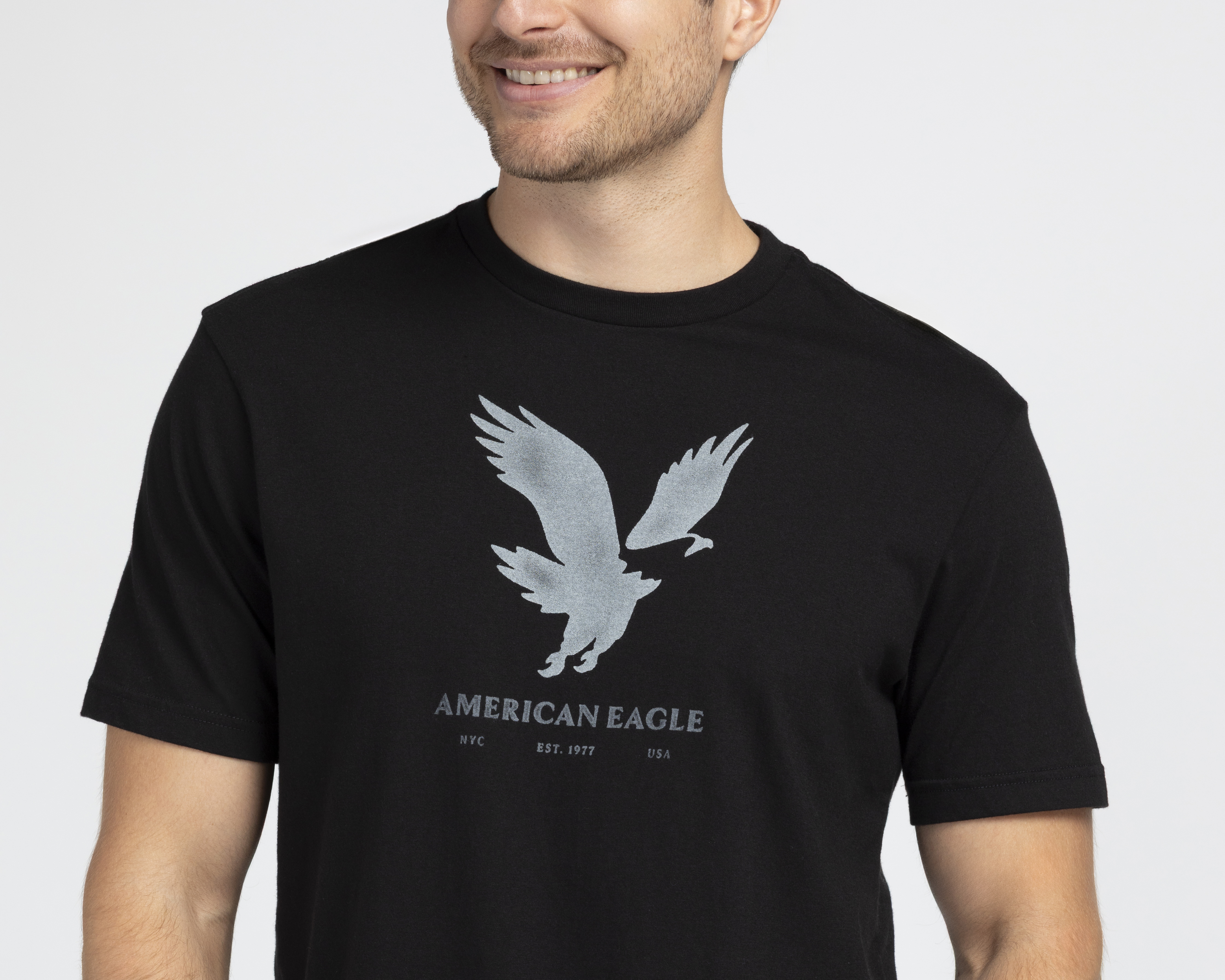 Foto 4 pulgar | Foto 3 | Playera de Cuello Redondo Negra American Eagle para Hombre
