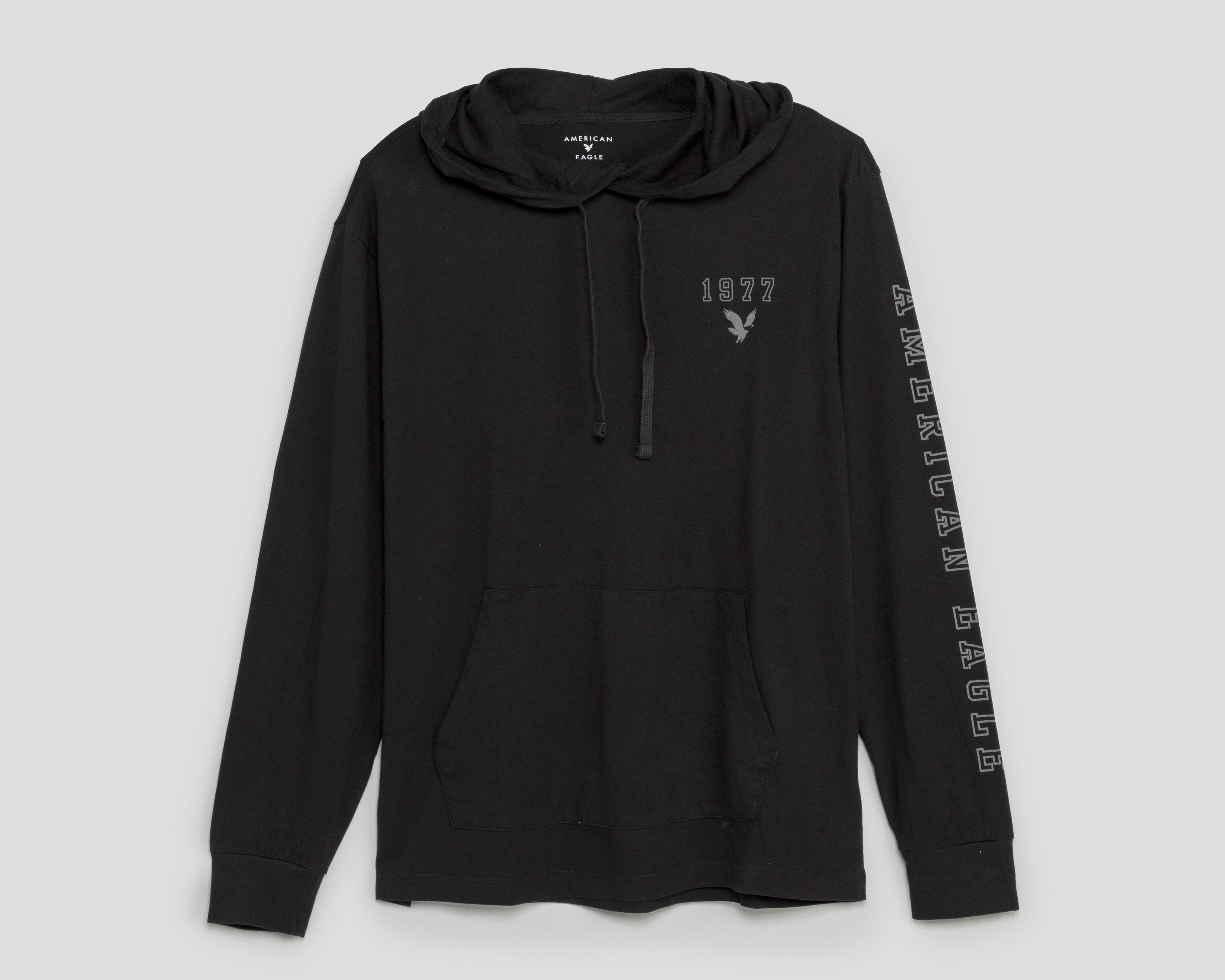 Foto 2 pulgar | Foto 1 | Playera Manga Larga con Capucha Negra American Eagle para Hombre