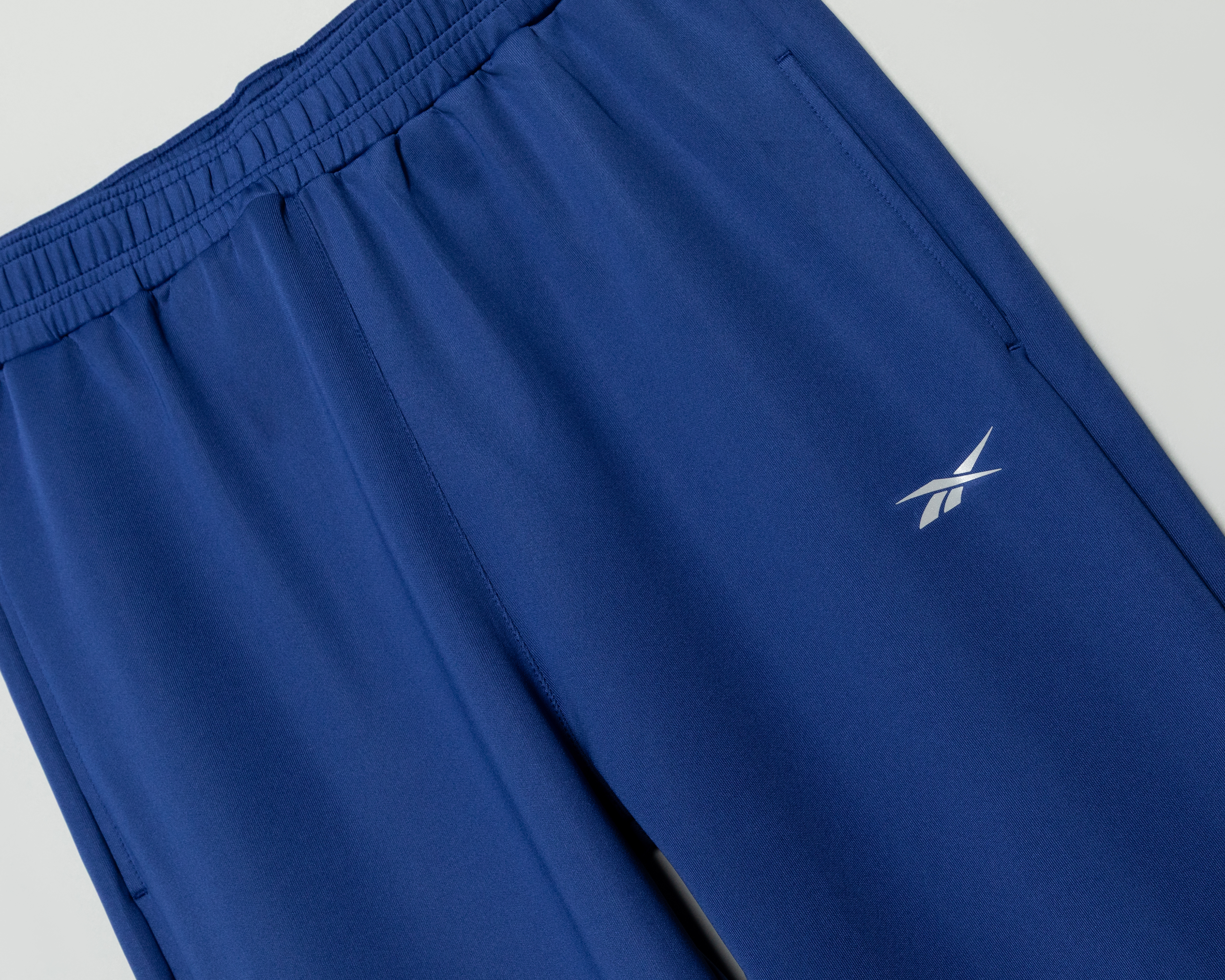 Foto 5 pulgar | Foto 4 | Conjunto Deportivo de Chamarra y Pants Reebok para Hombre