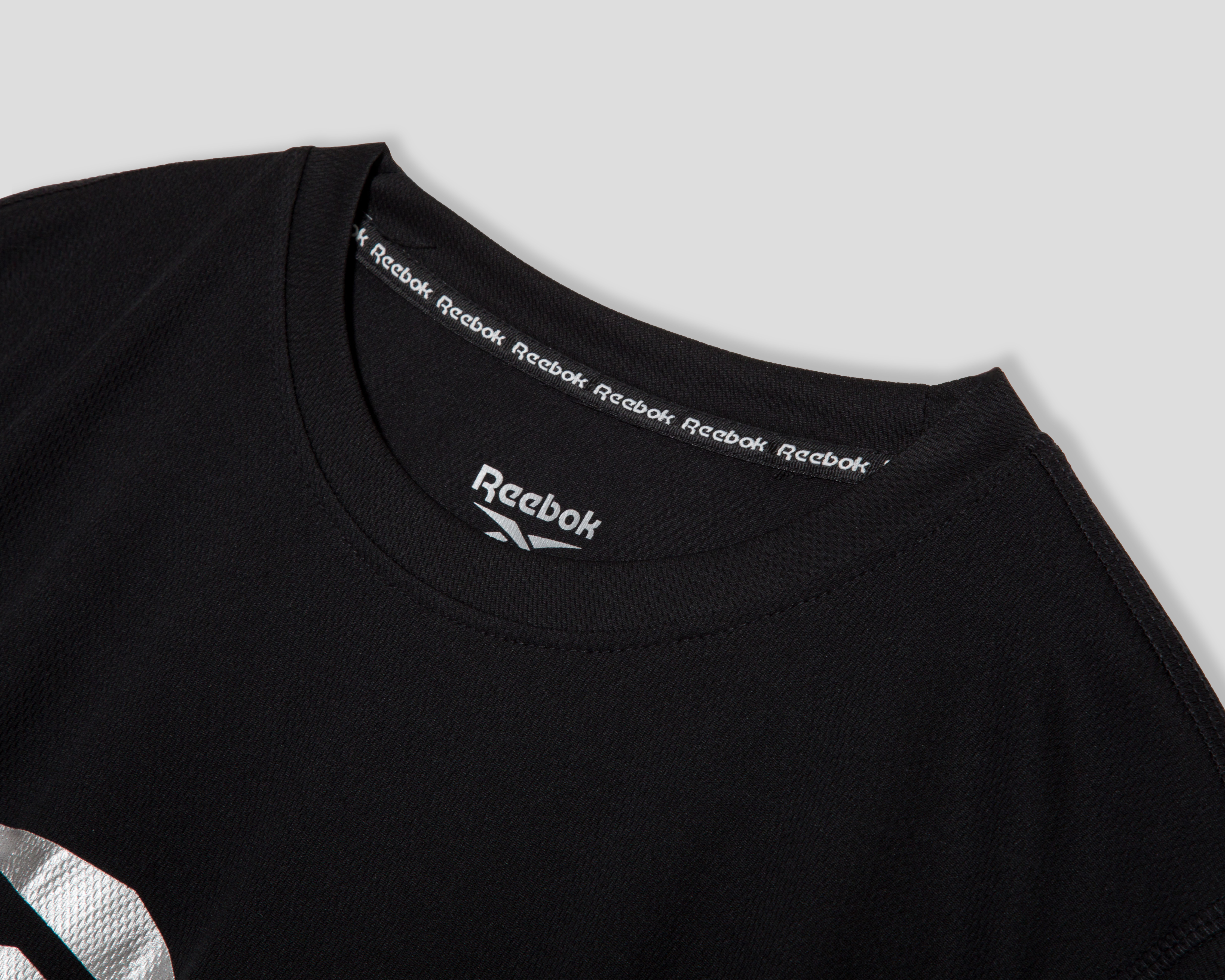 Foto 4 pulgar | Foto 3 | Playera Deportiva Reebok para Hombre