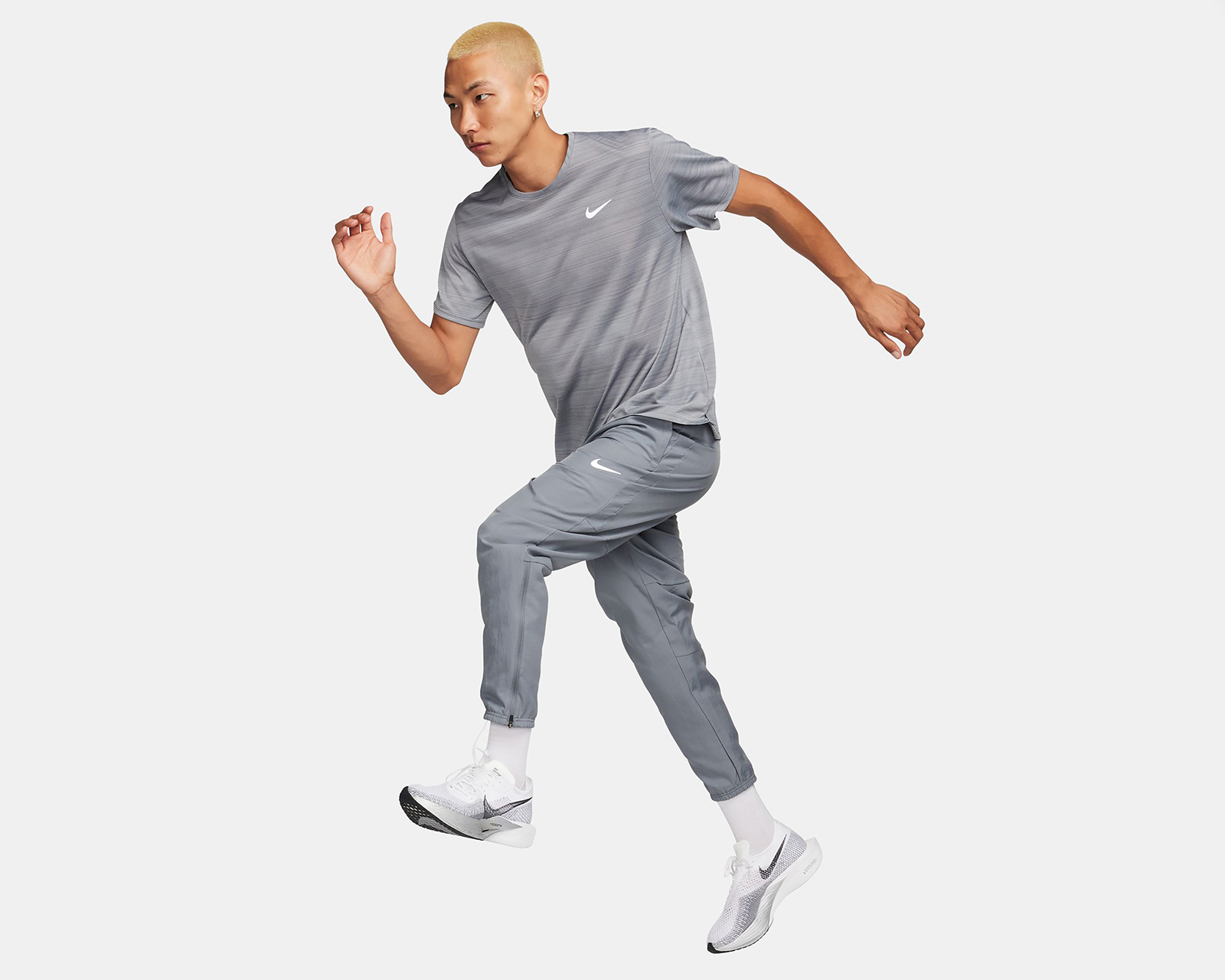 Foto 8 pulgar | Foto 7 | Pants para Correr Nike Challenger Dri-Fit para Hombre