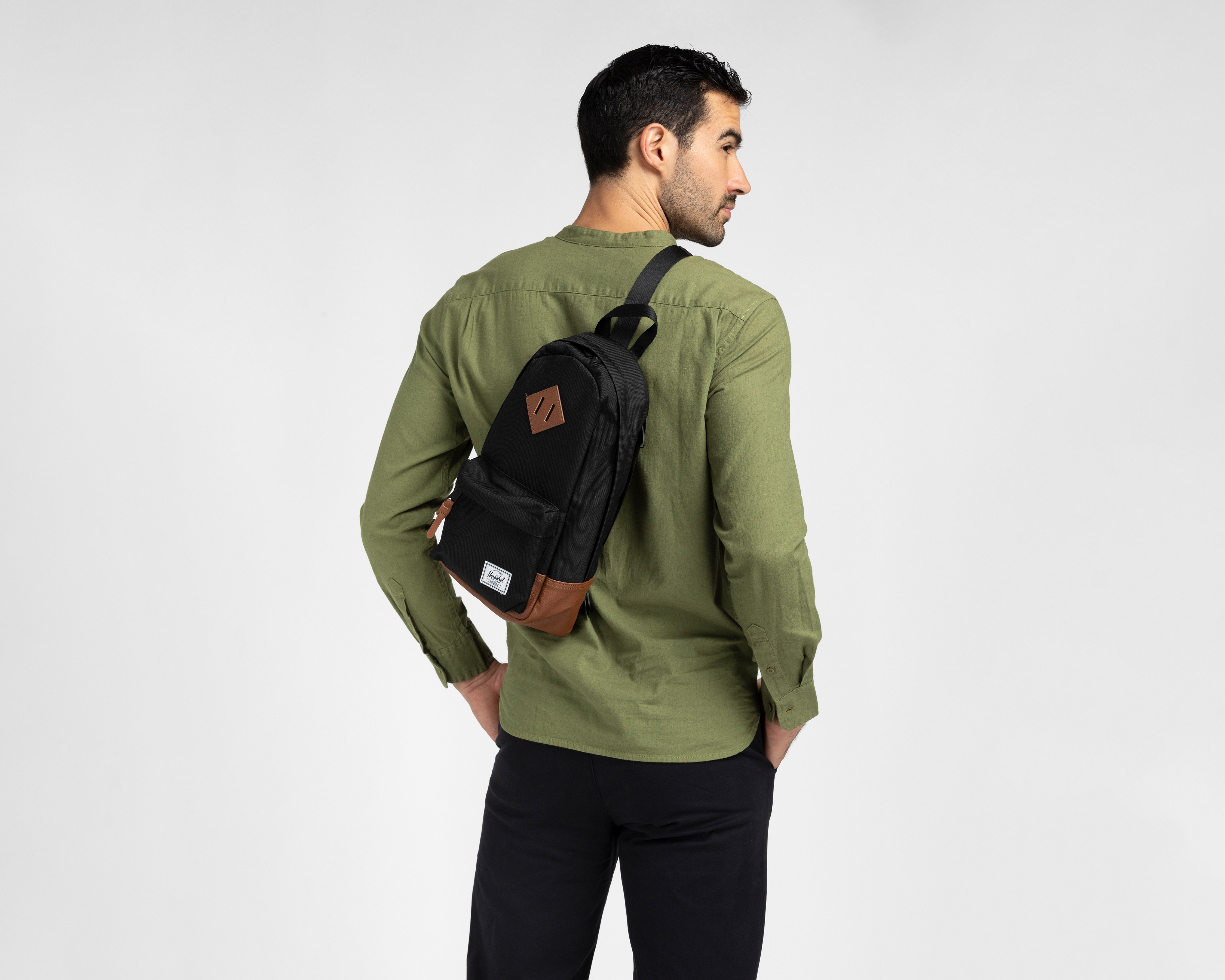 Foto 8 pulgar | Foto 7 | Bandolera Herschel para Hombre