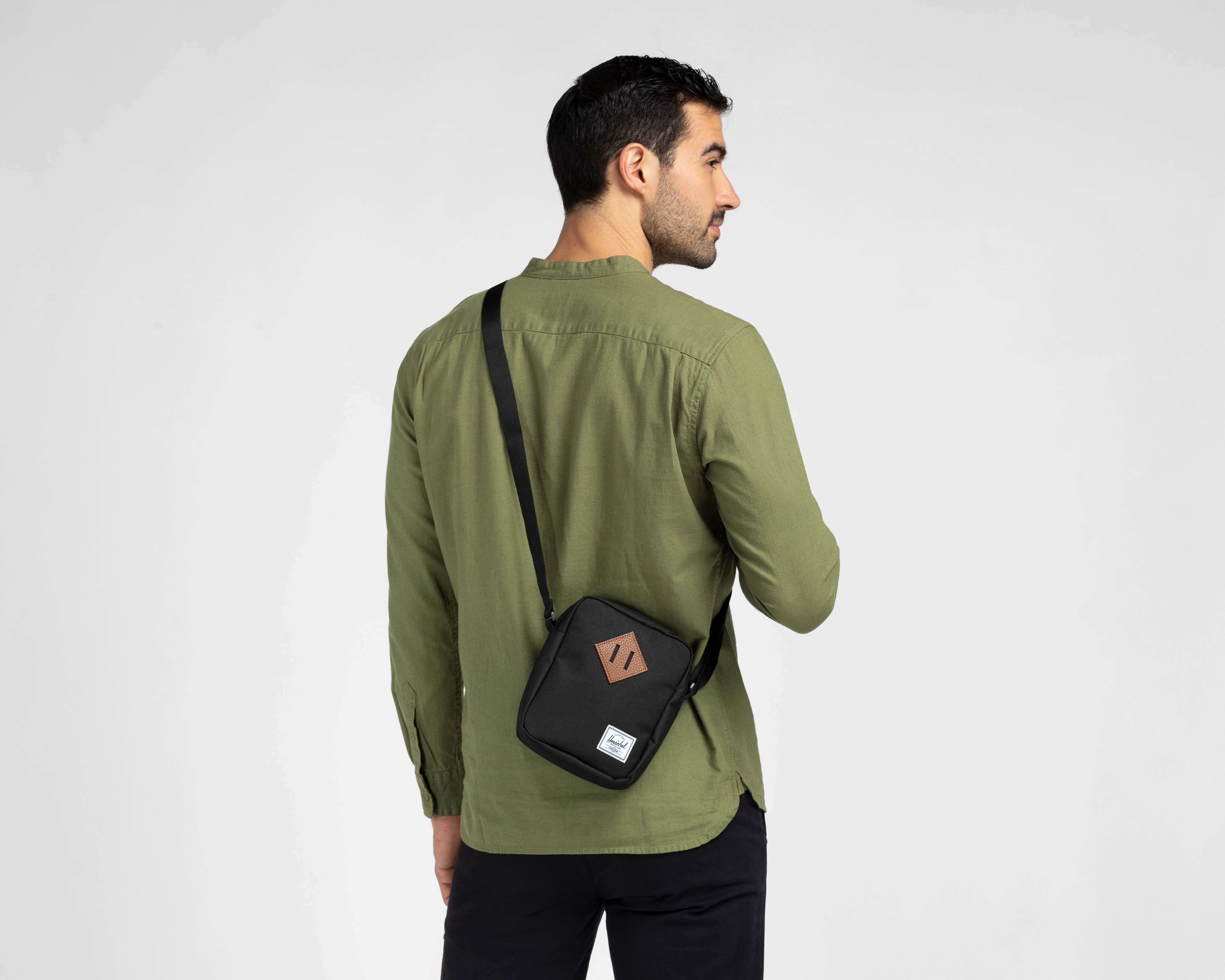 Foto 8 pulgar | Foto 7 | Bandolera Herschel para Hombre