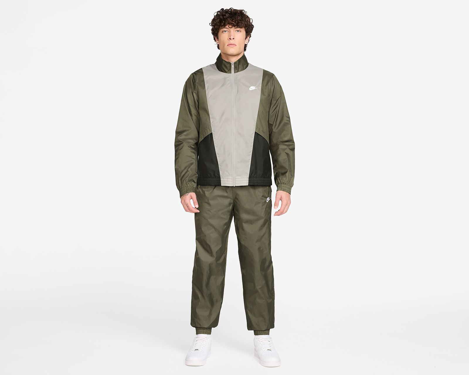 Conjunto de Pants y Chamarra Nike Club para Hombre