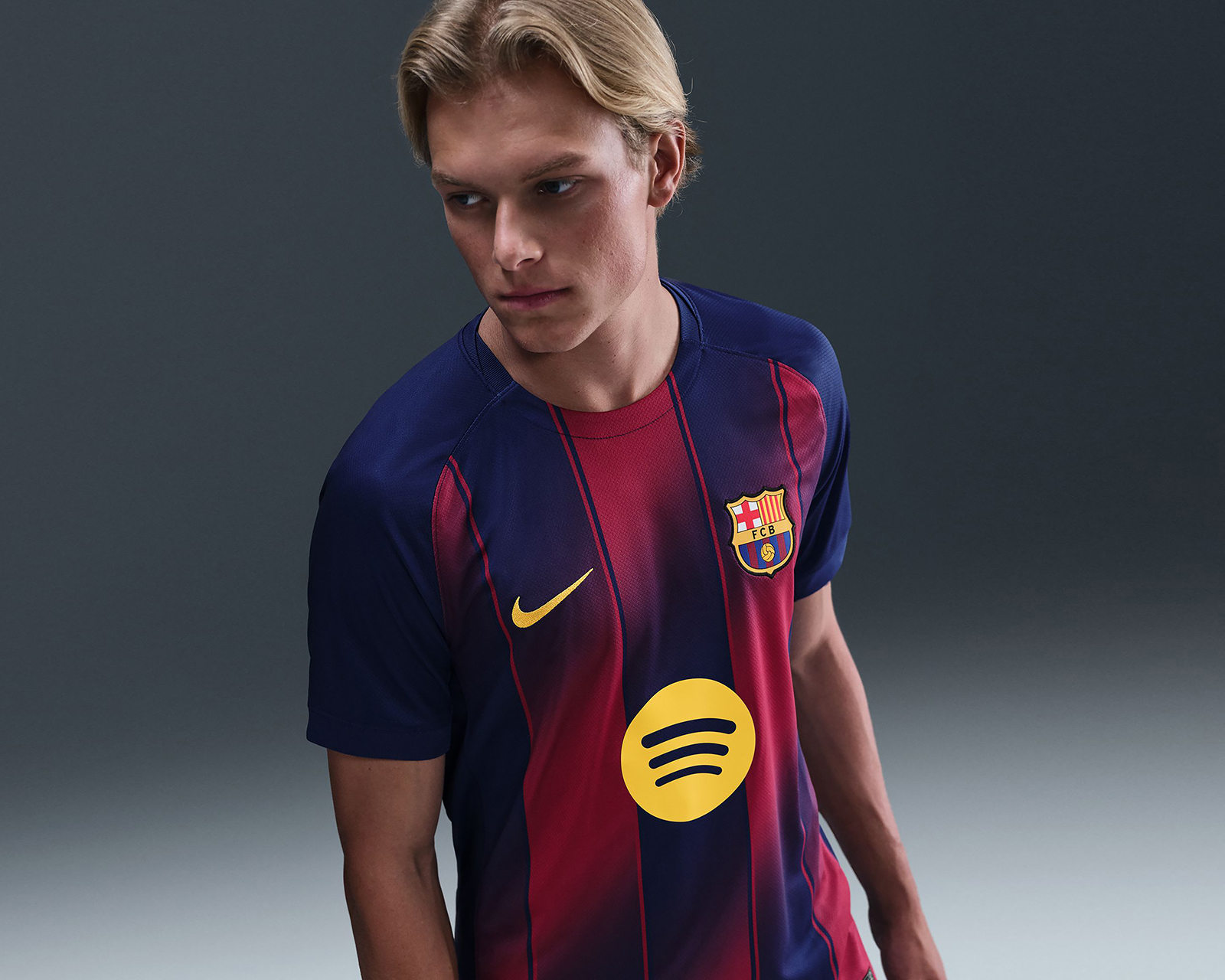 Foto 4 pulgar | Foto 3 | Jersey Nike Barcelona Local 2025 para Hombre
