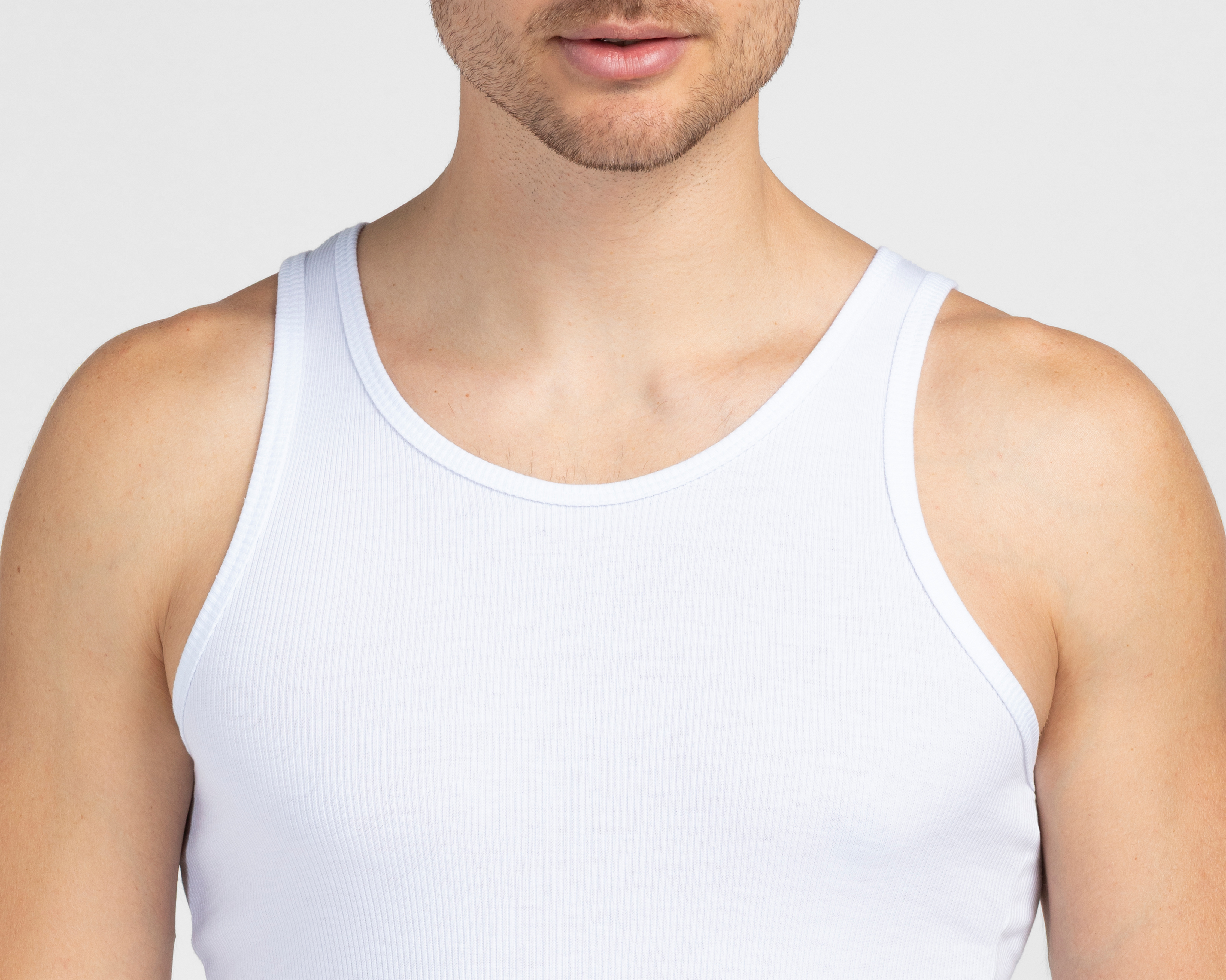 Foto 5 pulgar | Foto 4 | Camiseta Interior Cuello Redondo Umbro para Hombre 3 Piezas