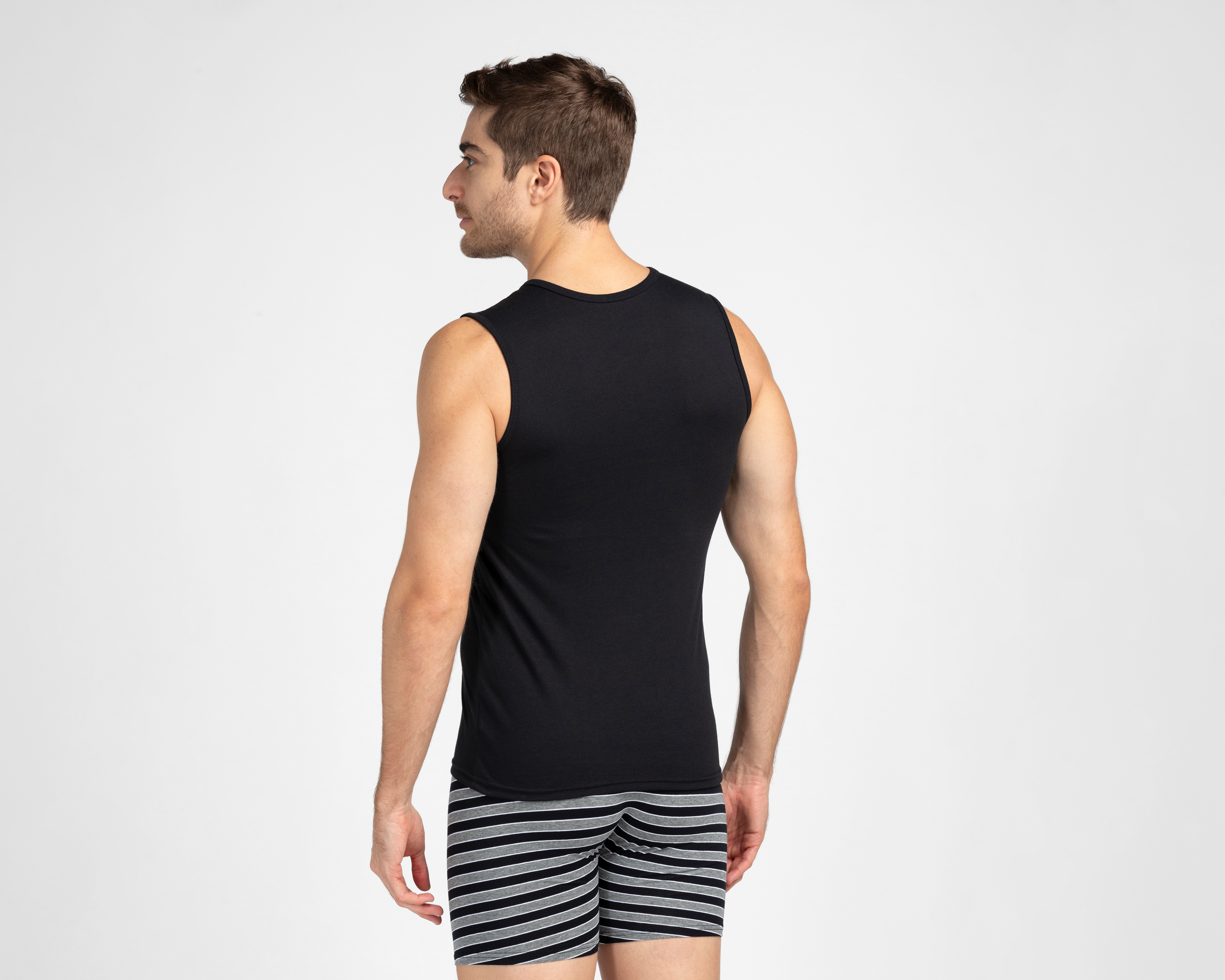 Foto 4 pulgar | Foto 3 | Camiseta Interior Cuello Redondo Umbro para Hombre 3 Piezas