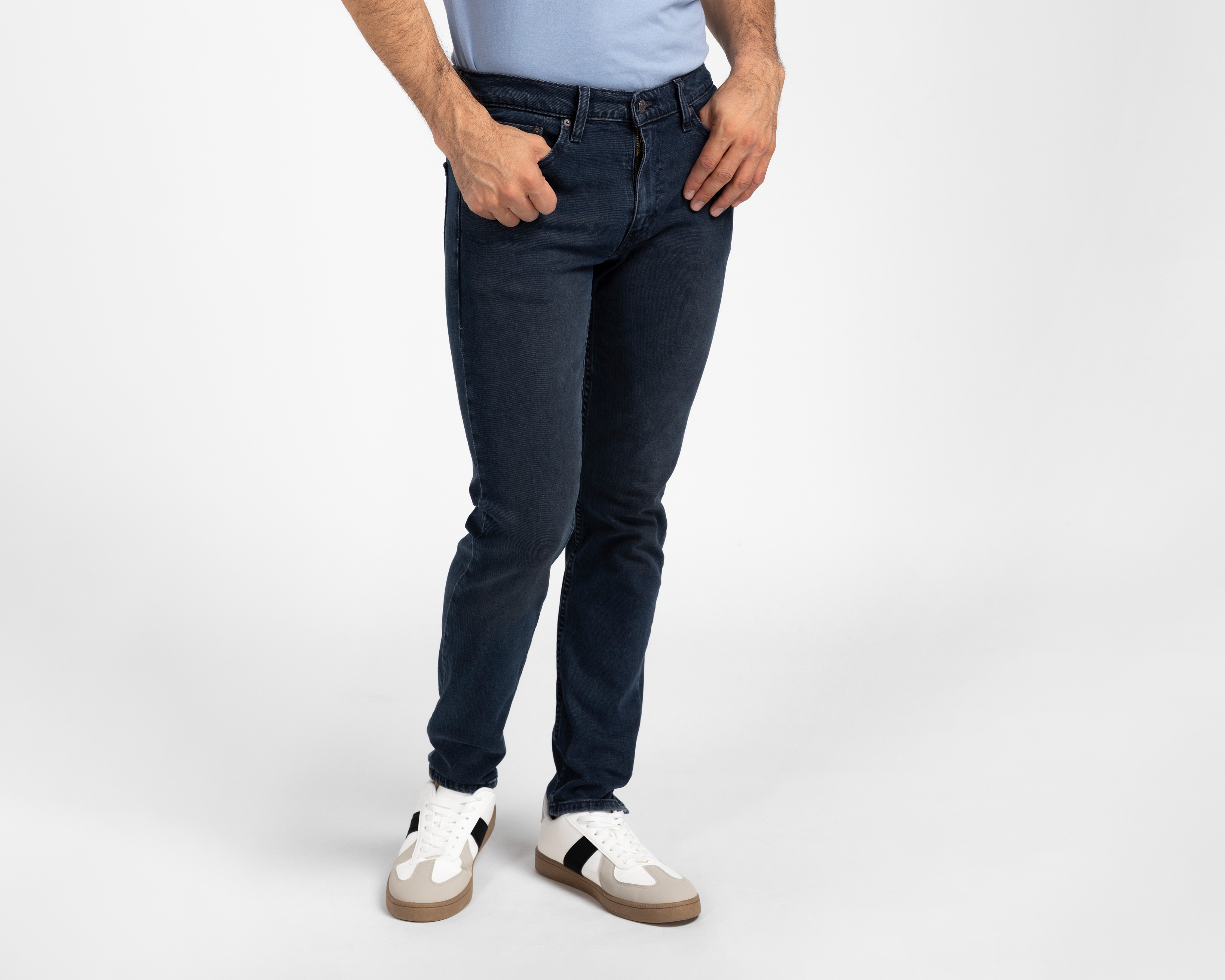 Foto 2 pulgar | Foto 1 | Jeans Slim Taper Levi's para Hombre