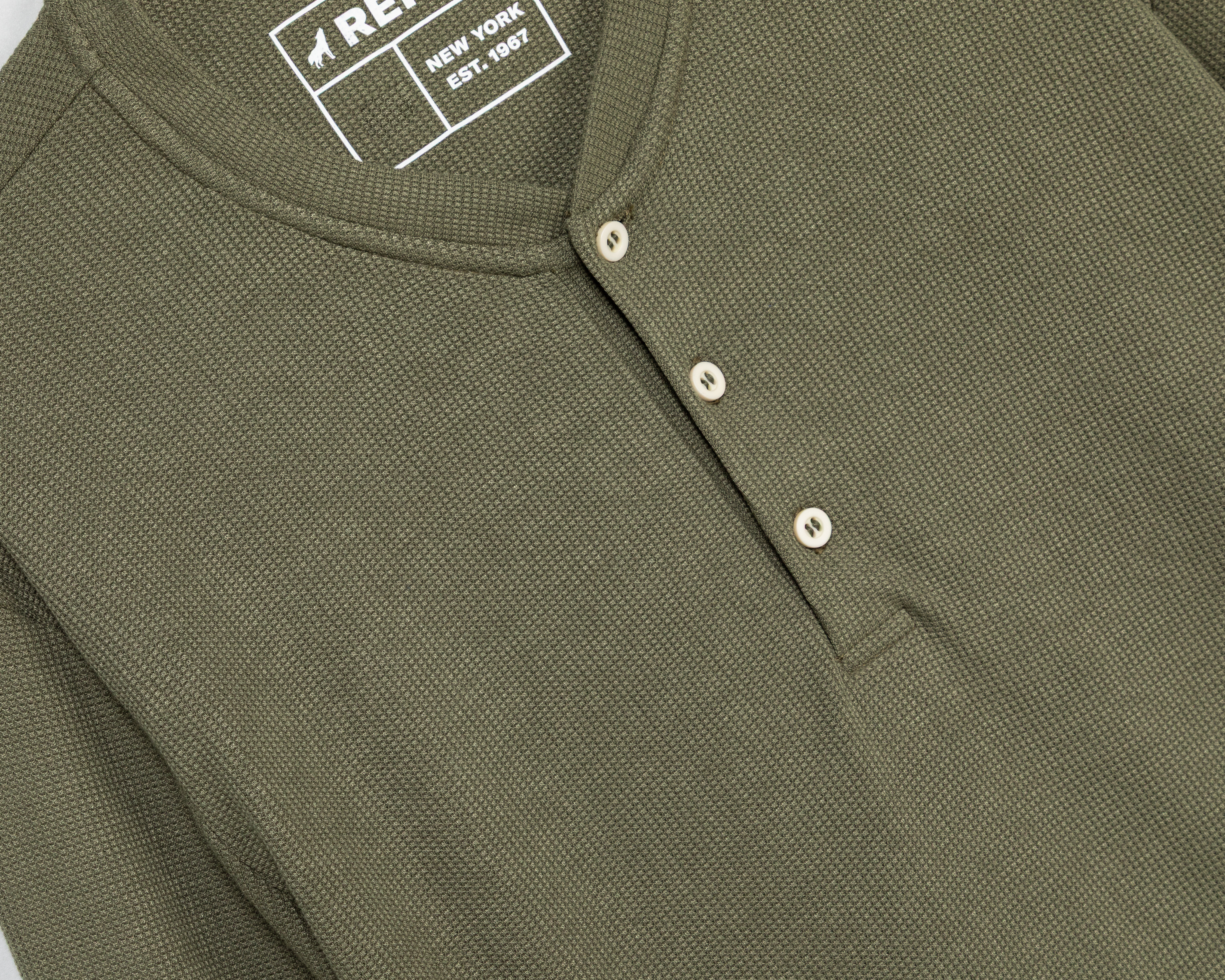 Foto 4 pulgar | Foto 3 | Playera de Cuello Henley Verde Refill para Hombre
