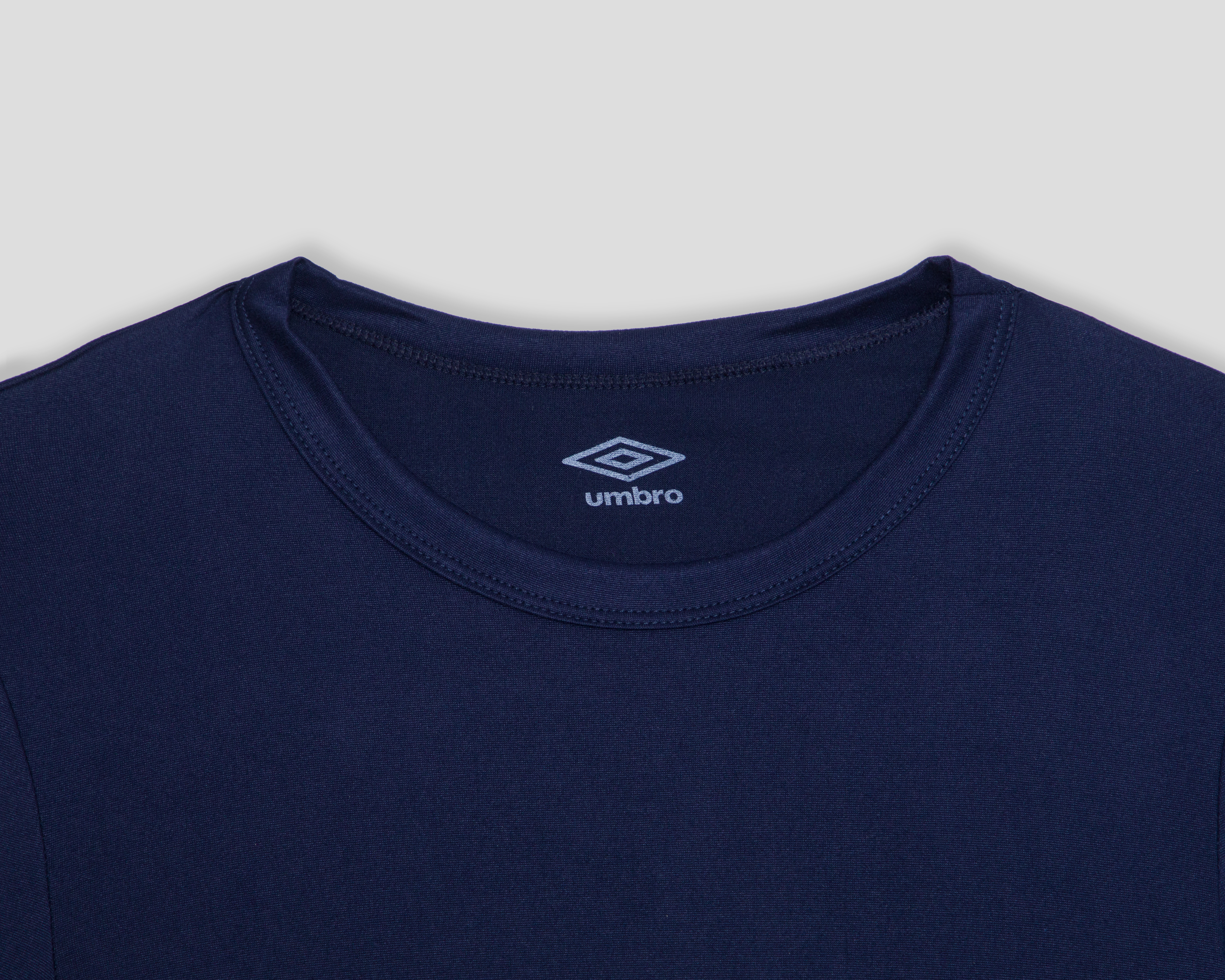 Foto 4 pulgar | Foto 3 | Pantalón y Playera Manga Larga Térmica Umbro para Hombre