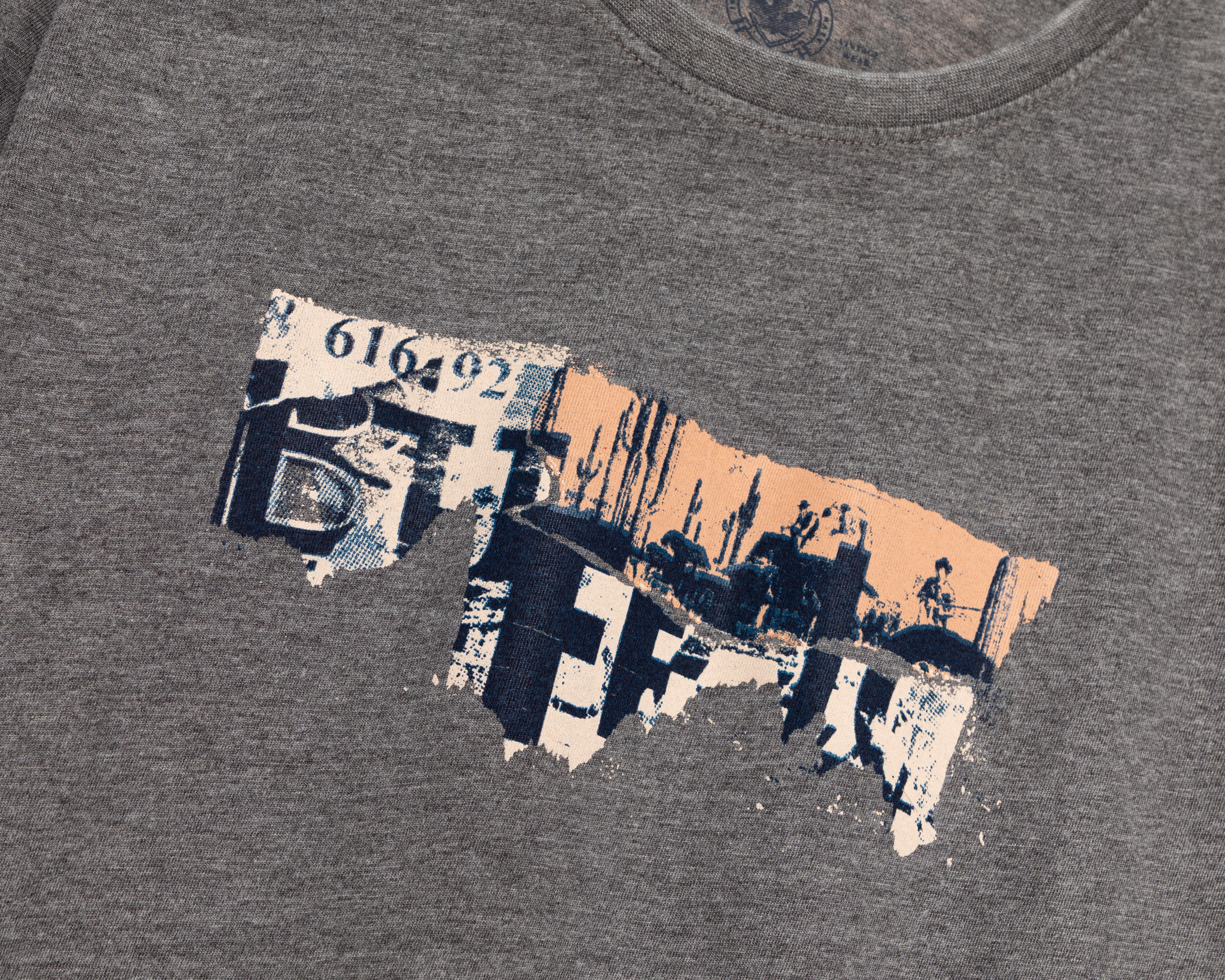 Foto 3 | Foto 3 | Playera de Cuello Redondo Gris Buffalo David Bitton para Hombre