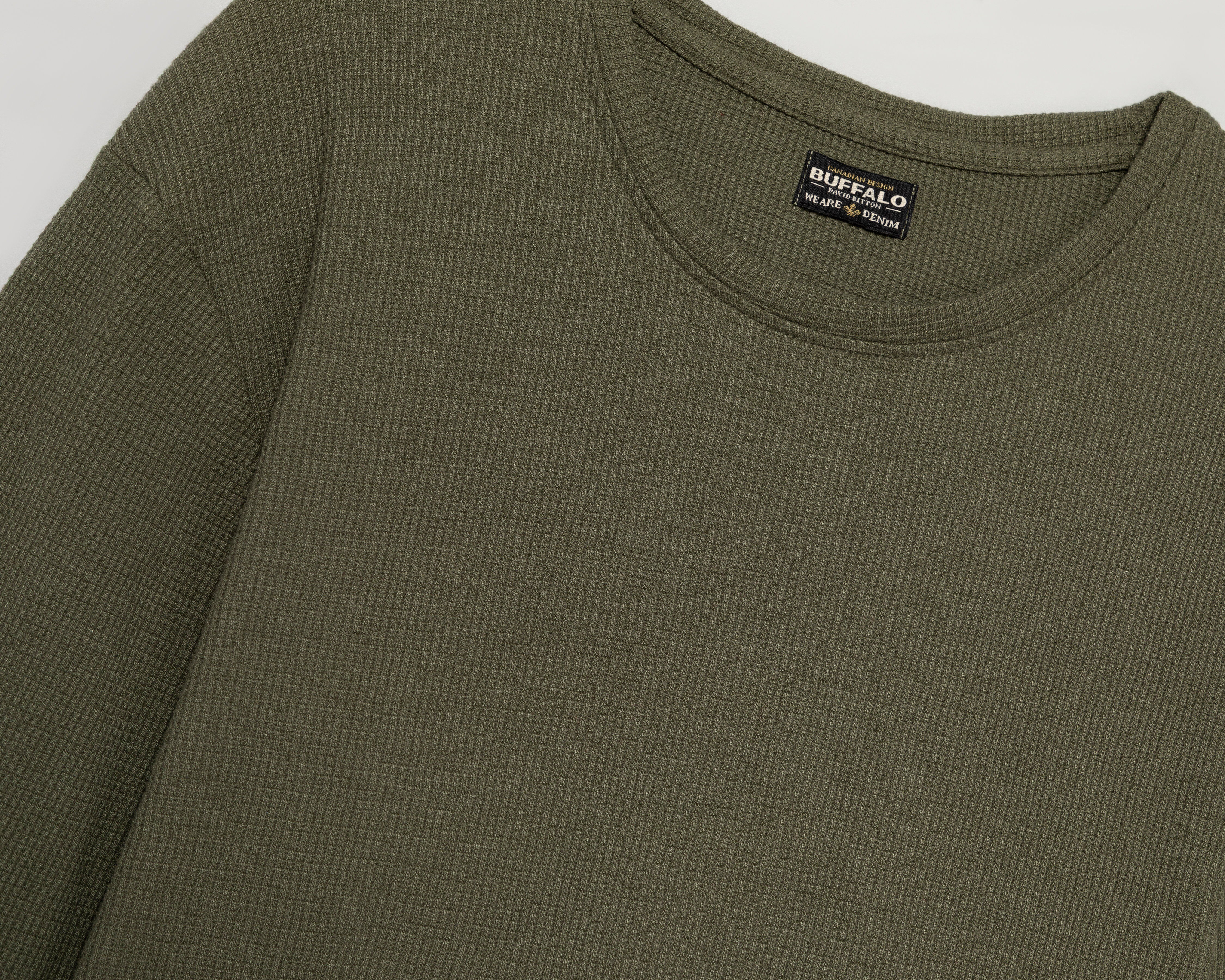 Foto 4 pulgar | Foto 3 | Playera Manga Larga Cuello Redondo Verde Buffalo David Bitton para Hombre