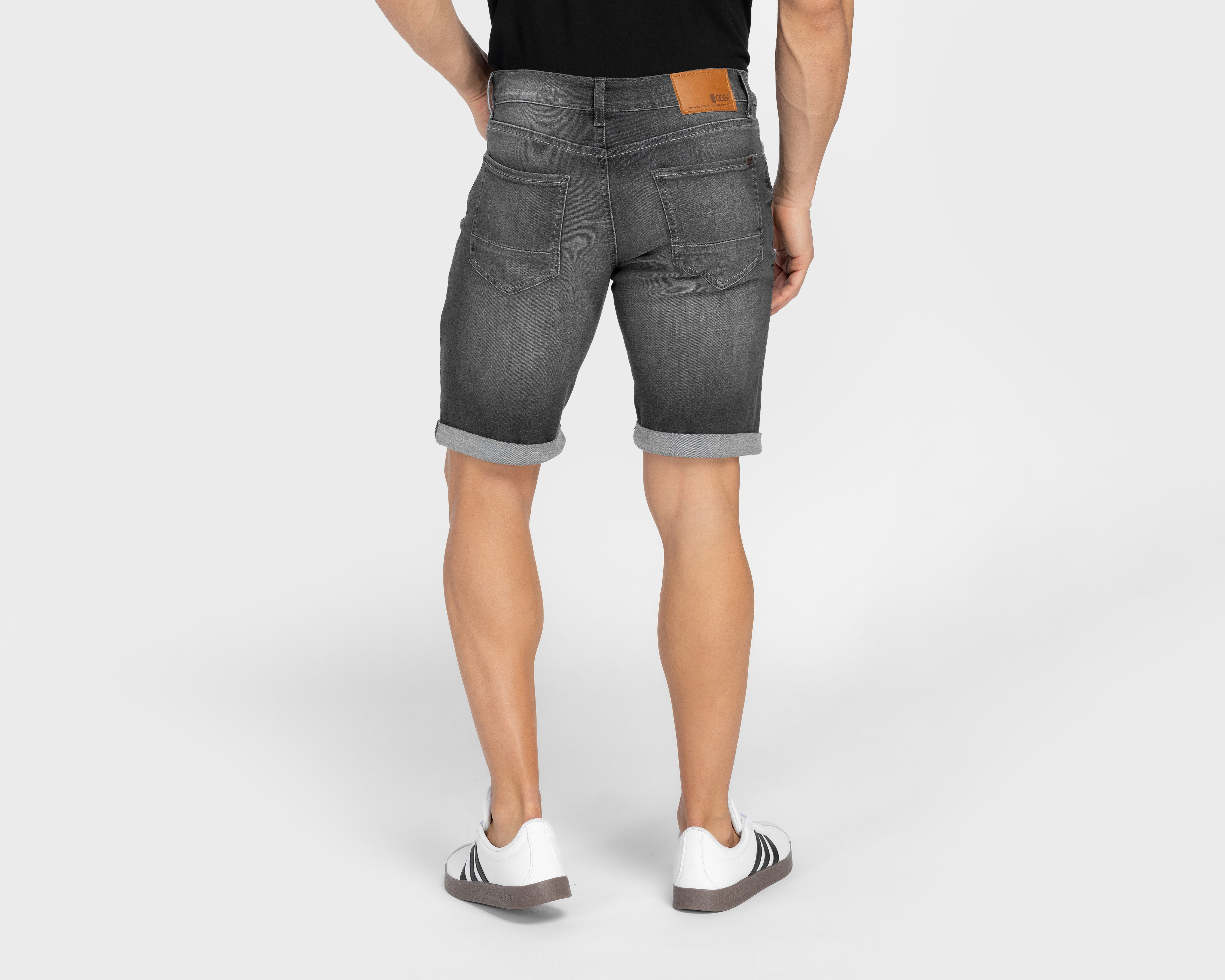 Foto 3 pulgar | Foto 2 | Short Oggi para Hombre