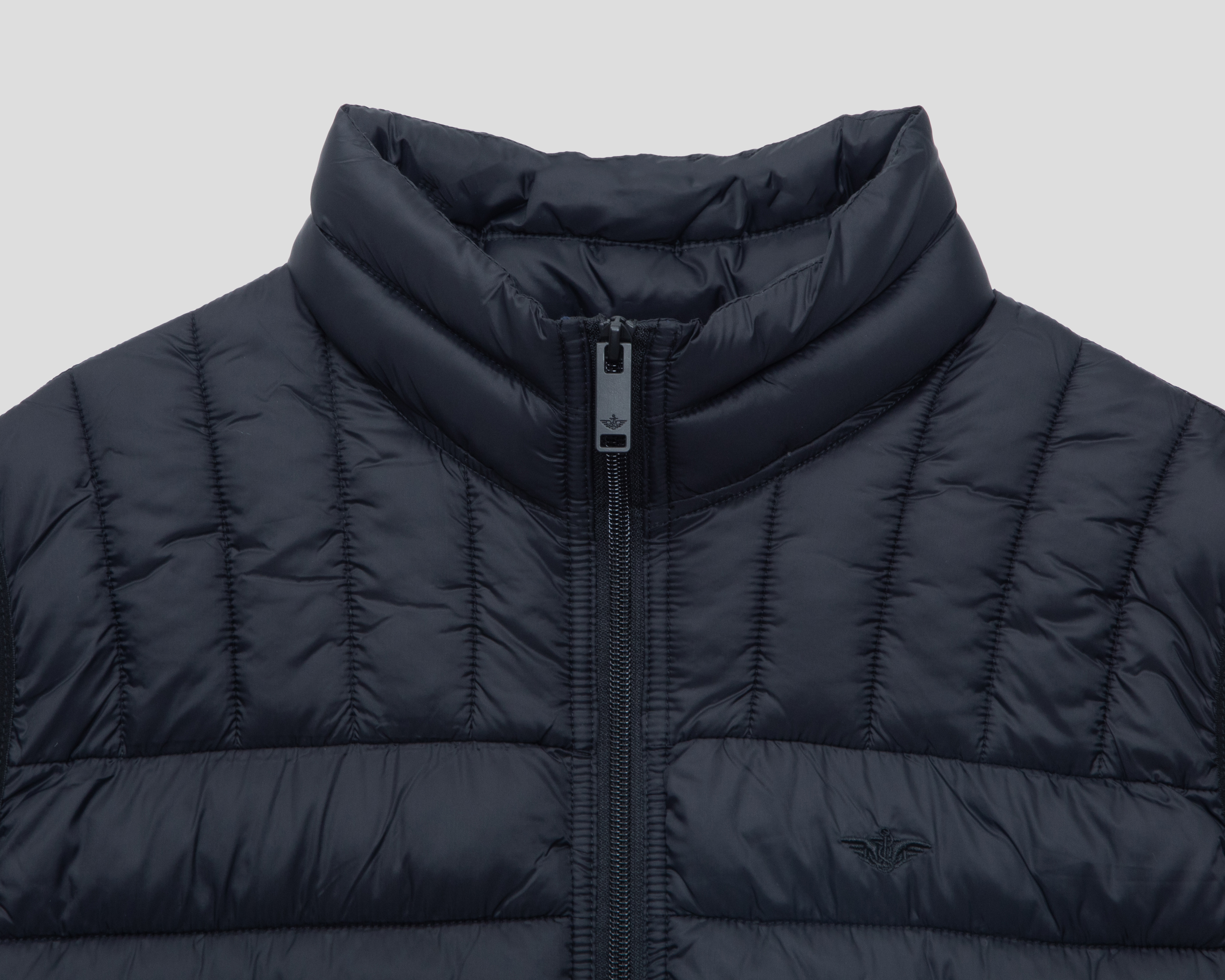 Foto 4 pulgar | Foto 3 | Chaleco Capitonado Dockers para Hombre