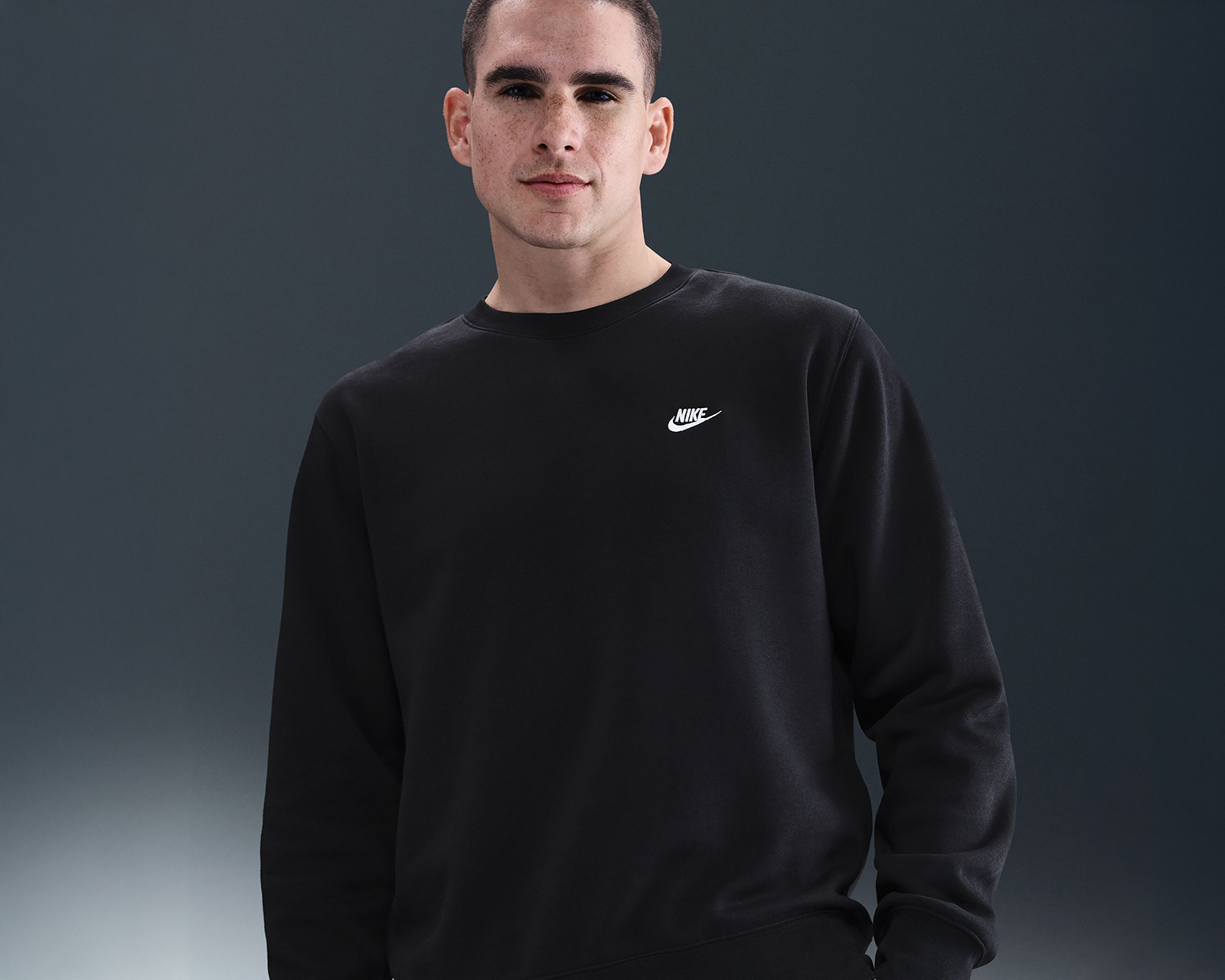 Foto 5 pulgar | Foto 4 | Sudadera Deportiva Nike Club para Hombre