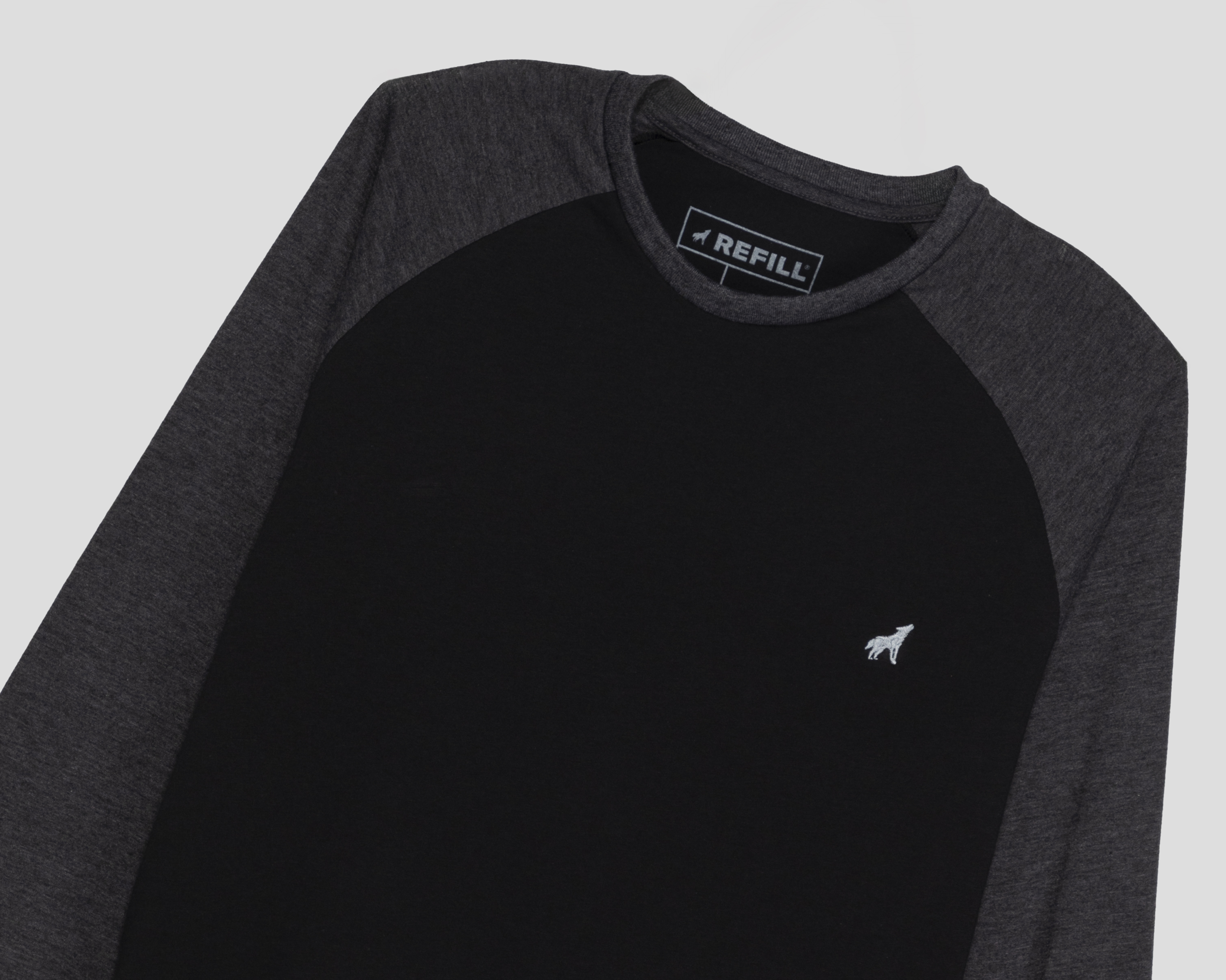 Foto 4 pulgar | Foto 3 | Playera Manga Larga Cuello Redondo Negra Refill para Hombre