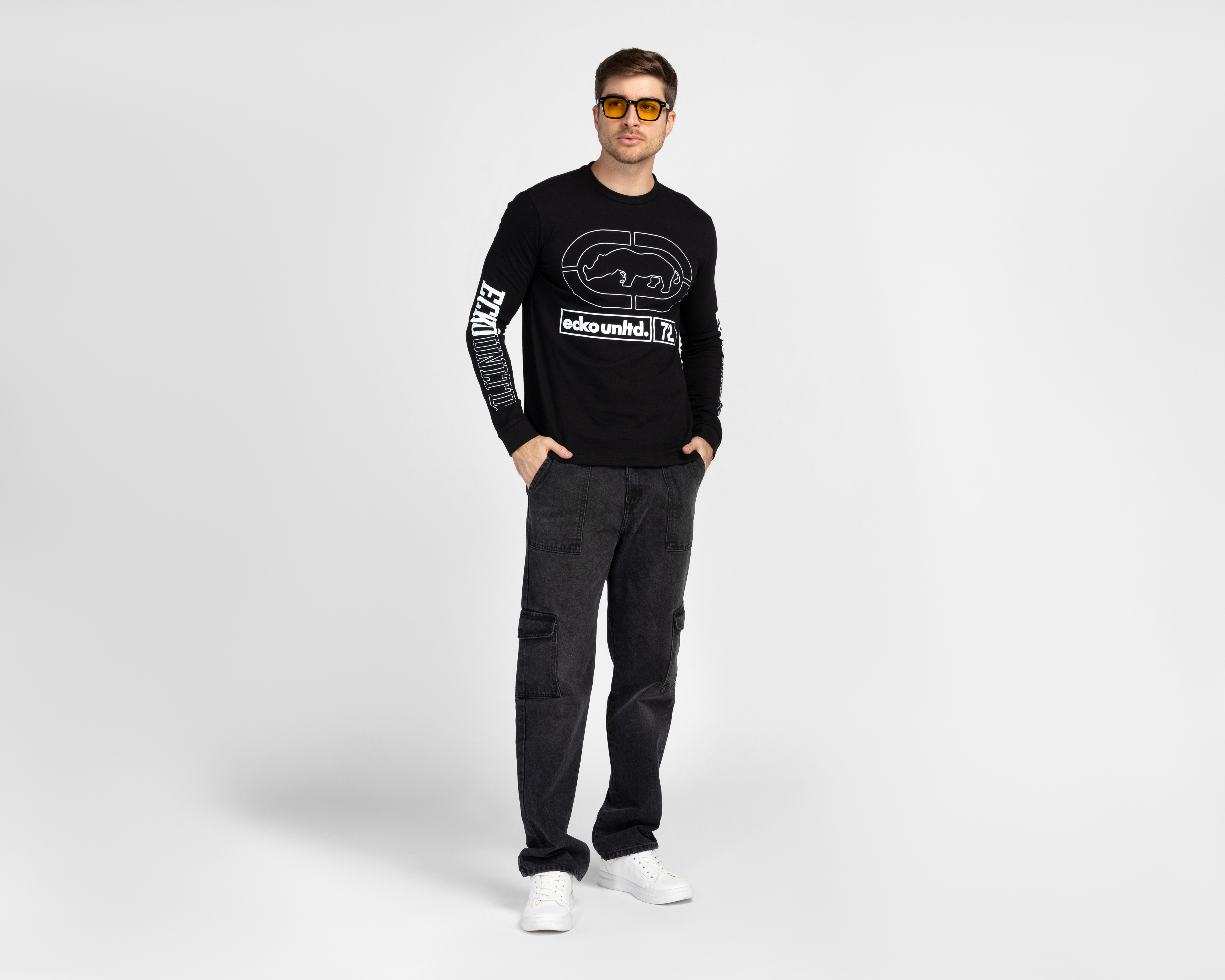 Foto 3 pulgar | Foto 2 | Playera de Cuello Redondo Negra Ecko Unltd. para Hombre