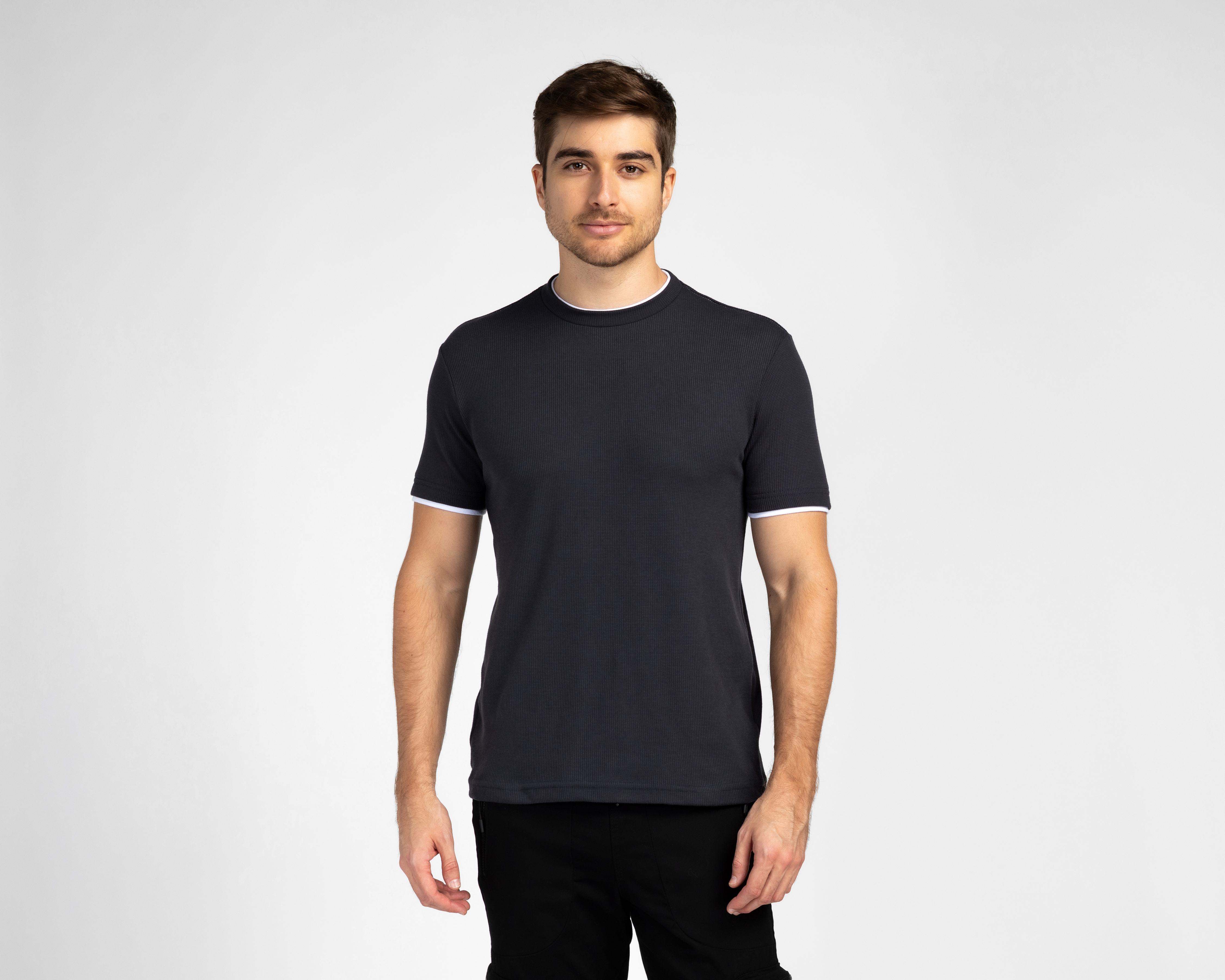 Playera de Cuello Redondo Negra Refill para Hombre