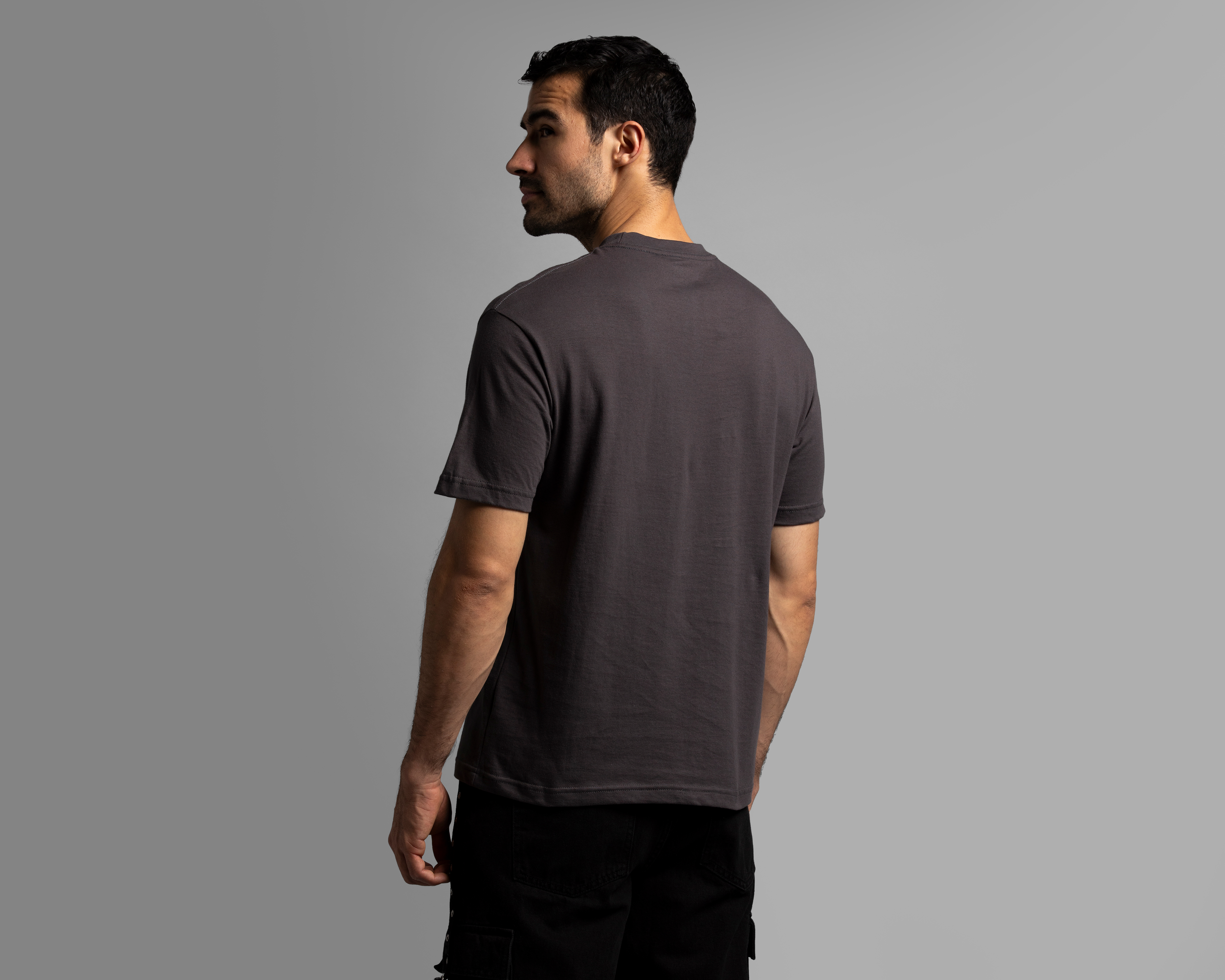 Foto 4 pulgar | Foto 3 | Playera de Cuello Redondo Gris Strona para Hombre