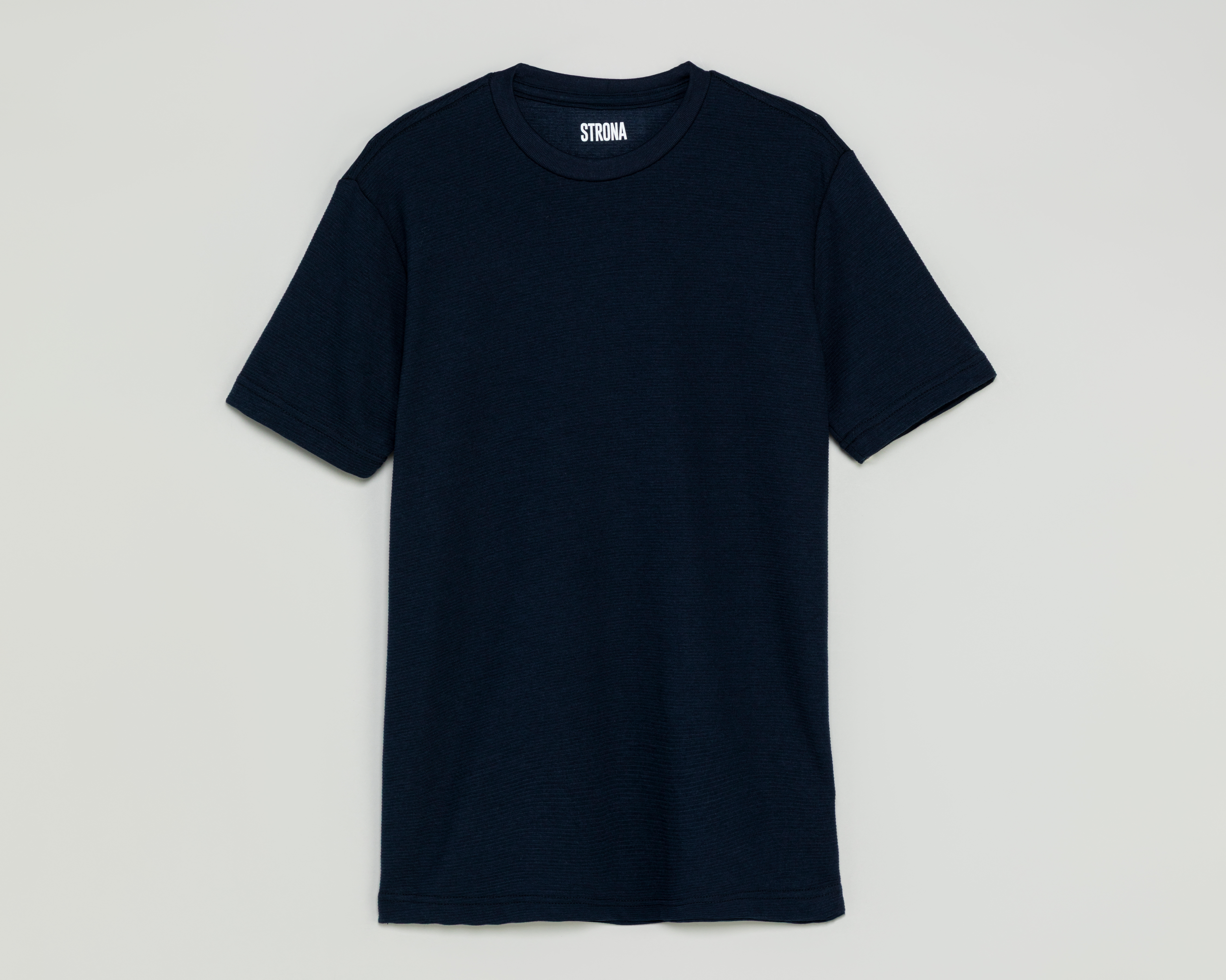Foto 2 pulgar | Foto 1 | Playera de Cuello Redondo Azul Strona para Hombre